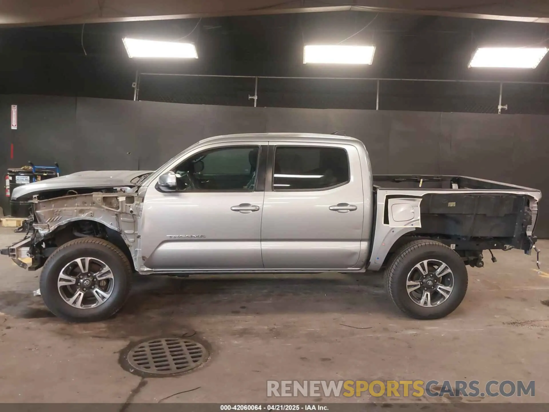 6 Photograph of a damaged car 3TMCZ5AN1KM256173 TOYOTA TACOMA 2019