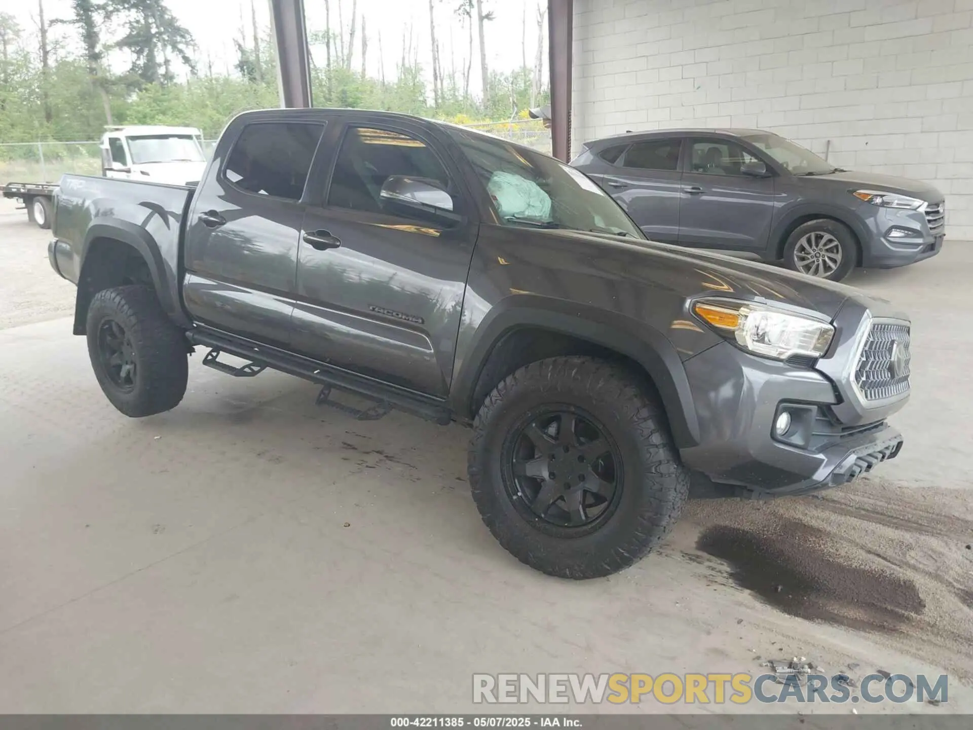 1 Photograph of a damaged car 3TMCZ5AN1KM257081 TOYOTA TACOMA 2019
