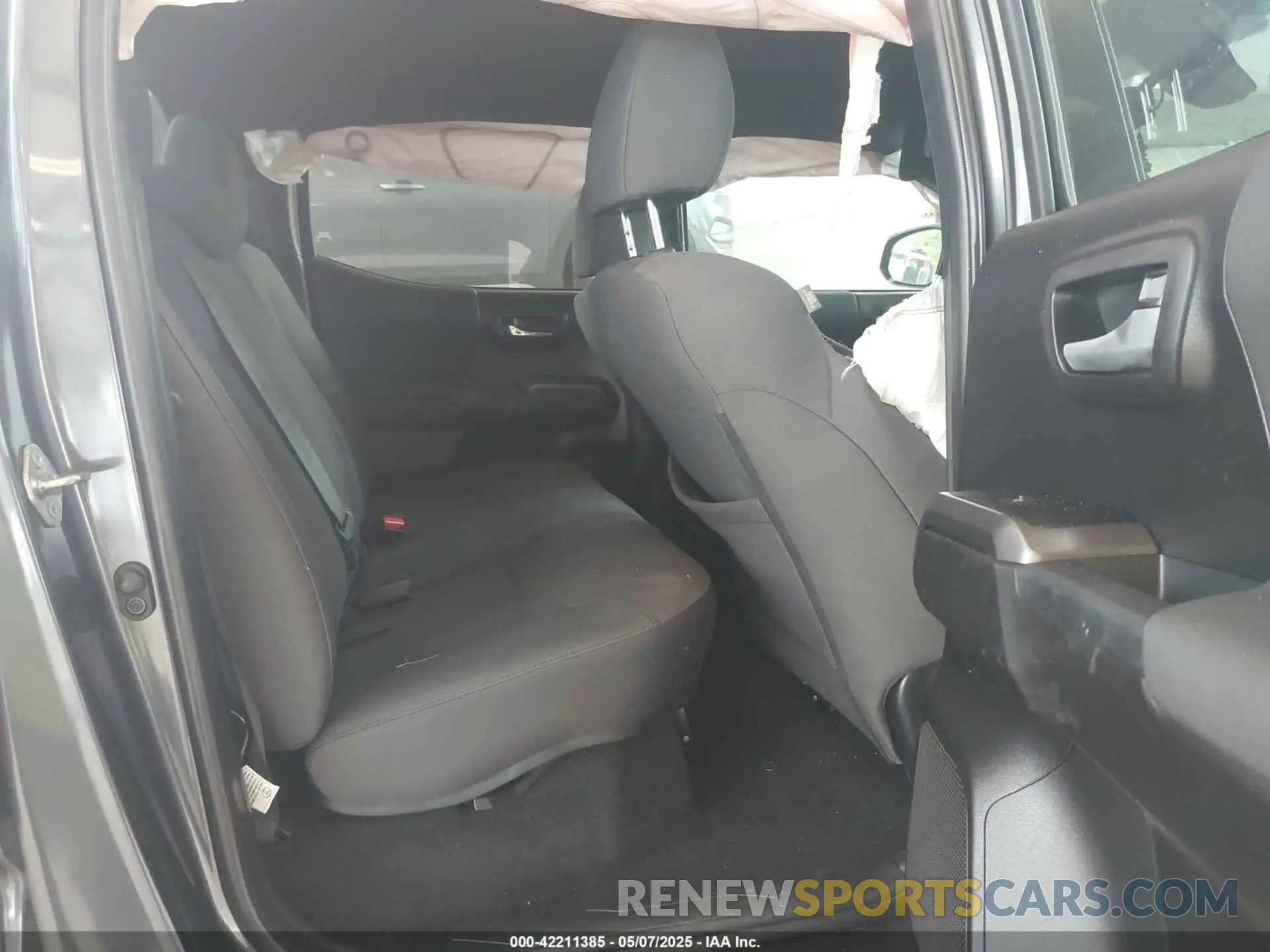 8 Photograph of a damaged car 3TMCZ5AN1KM257081 TOYOTA TACOMA 2019