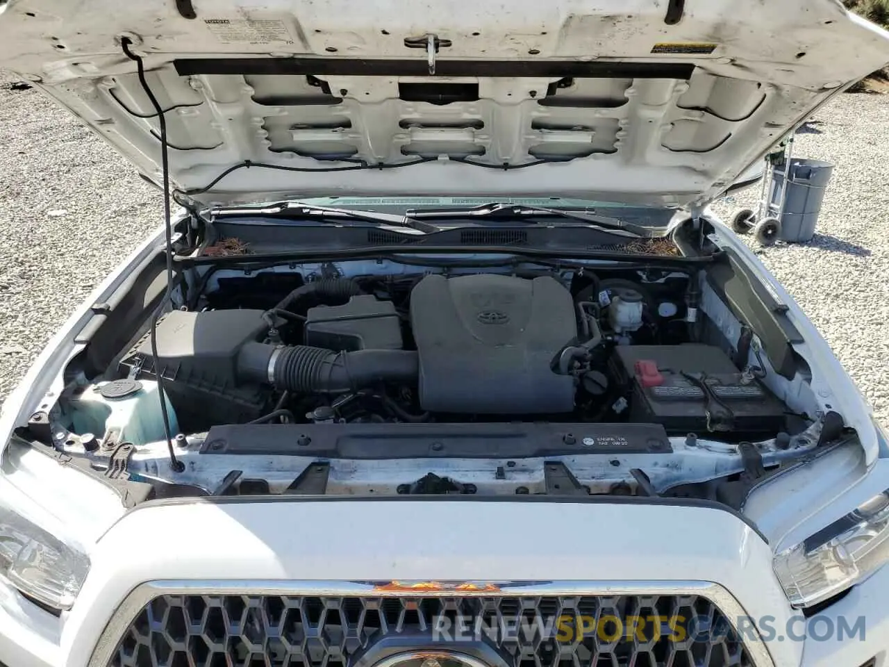 11 Photograph of a damaged car 3TMCZ5AN1KM263494 TOYOTA TACOMA 2019