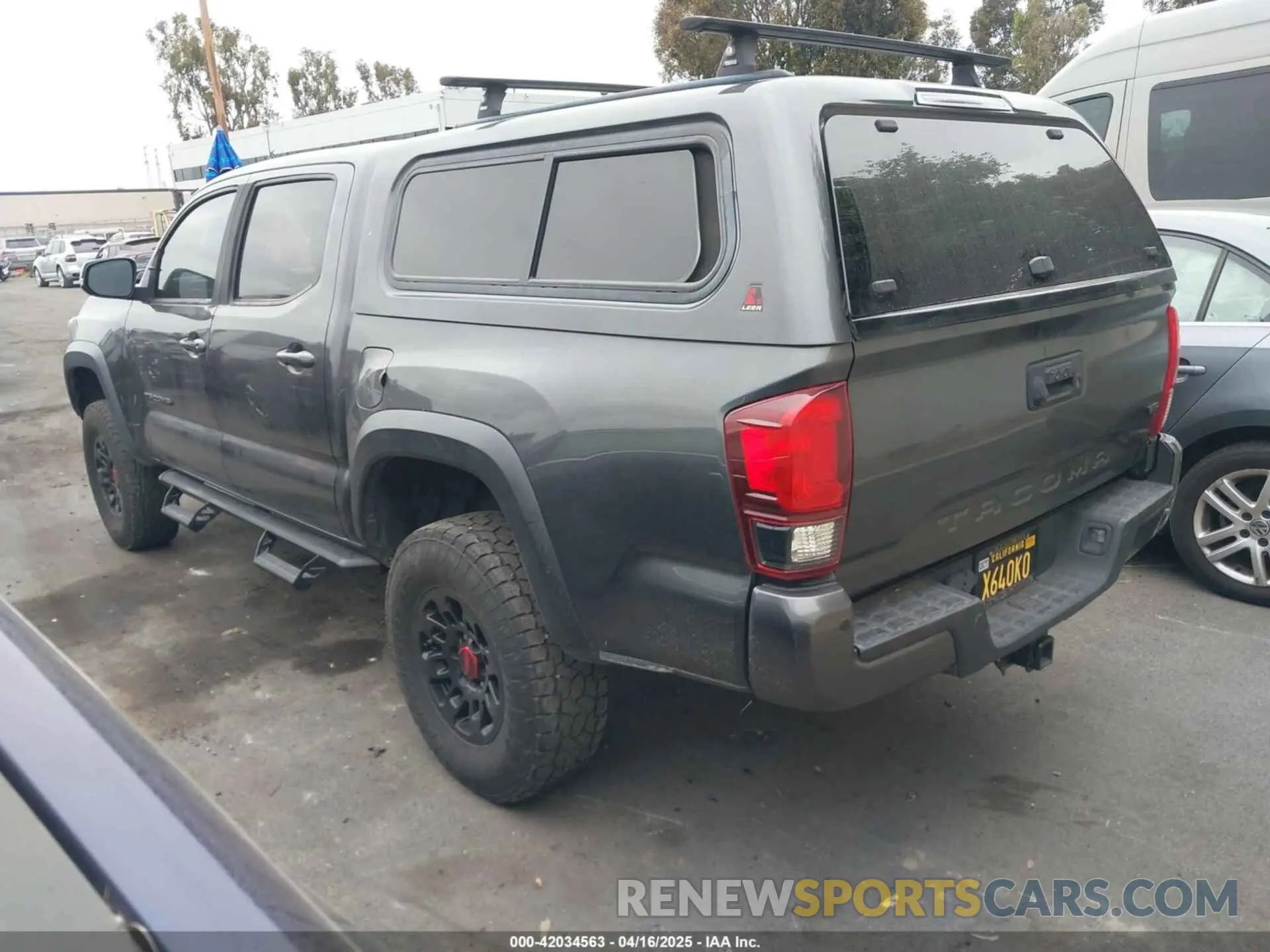 3 Photograph of a damaged car 3TMCZ5AN1KM267271 TOYOTA TACOMA 2019