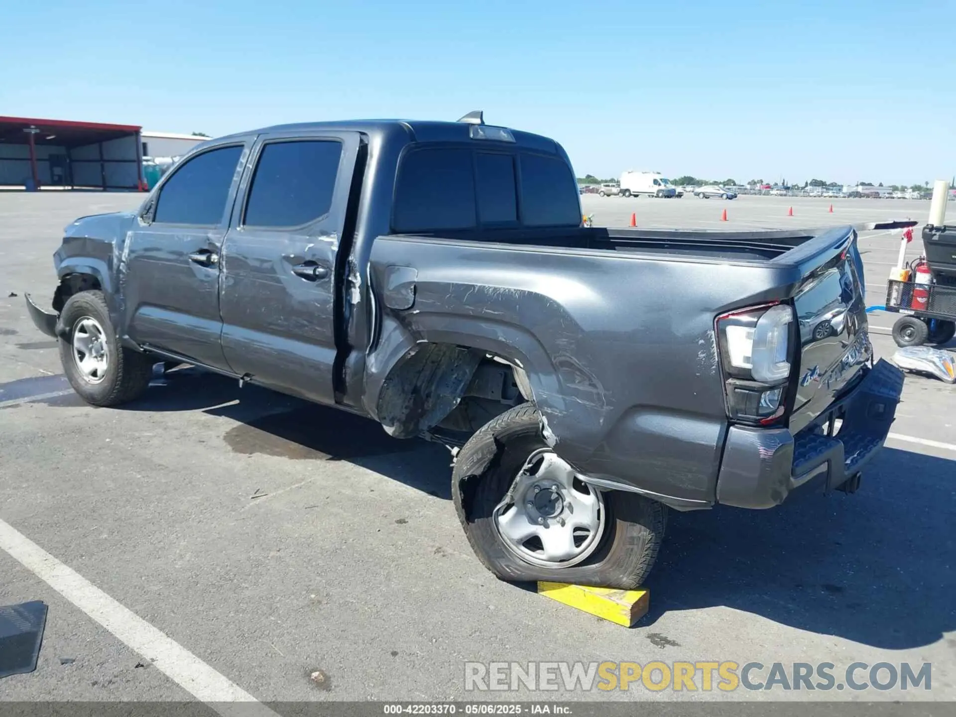 3 Photograph of a damaged car 3TMCZ5AN1KM272891 TOYOTA TACOMA 2019