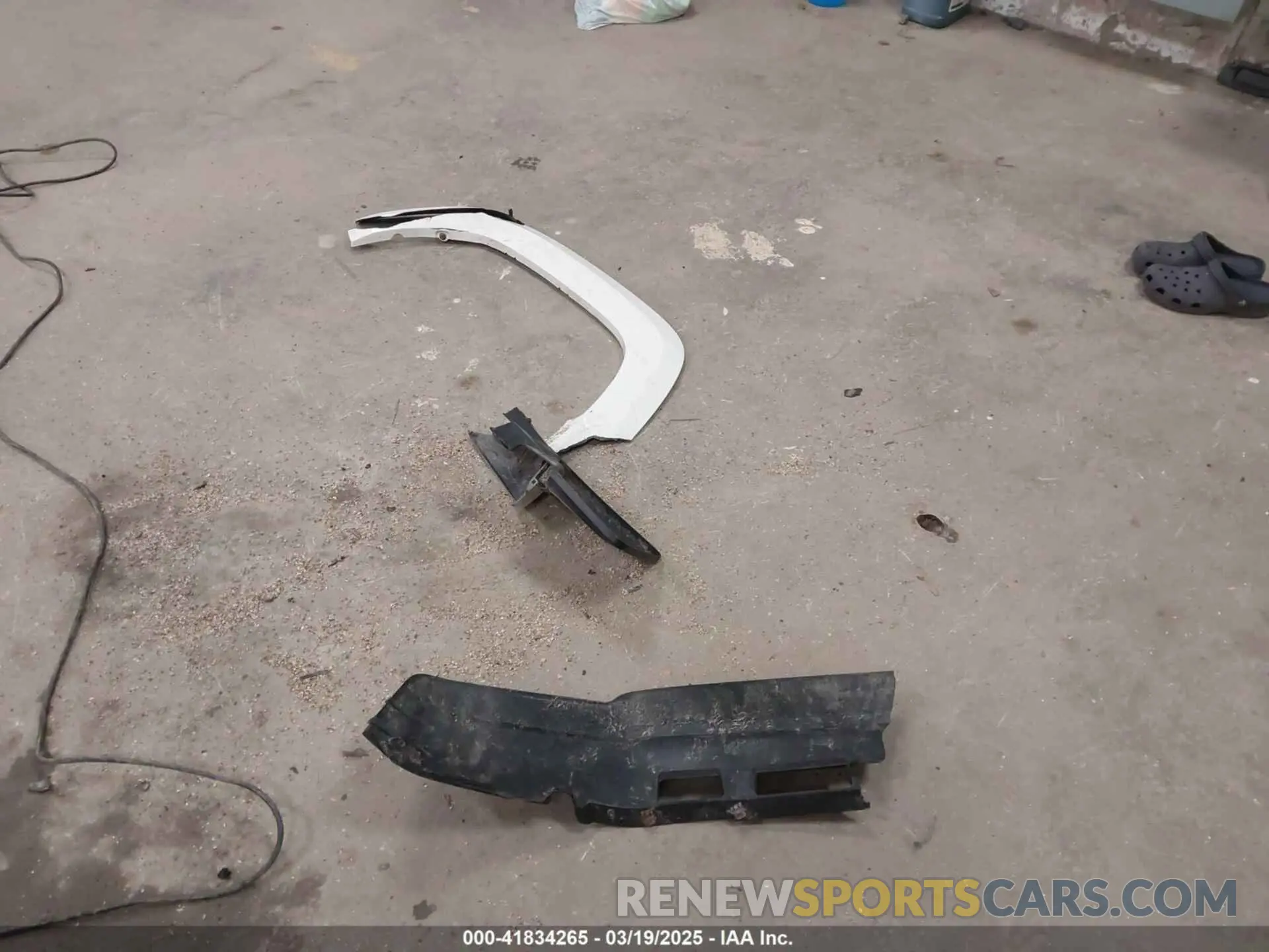 12 Photograph of a damaged car 3TMCZ5AN2KM189373 TOYOTA TACOMA 2019