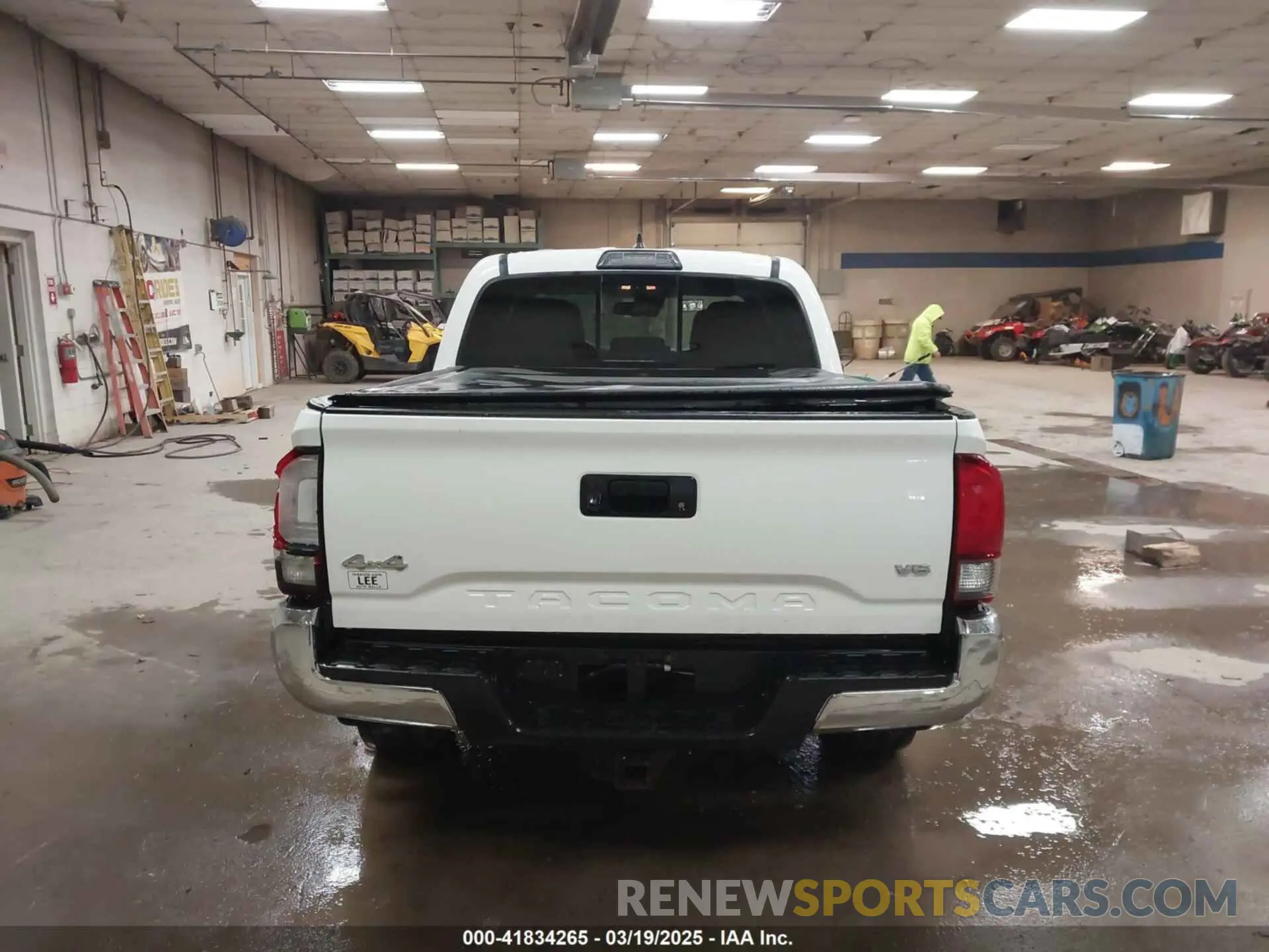 17 Photograph of a damaged car 3TMCZ5AN2KM189373 TOYOTA TACOMA 2019