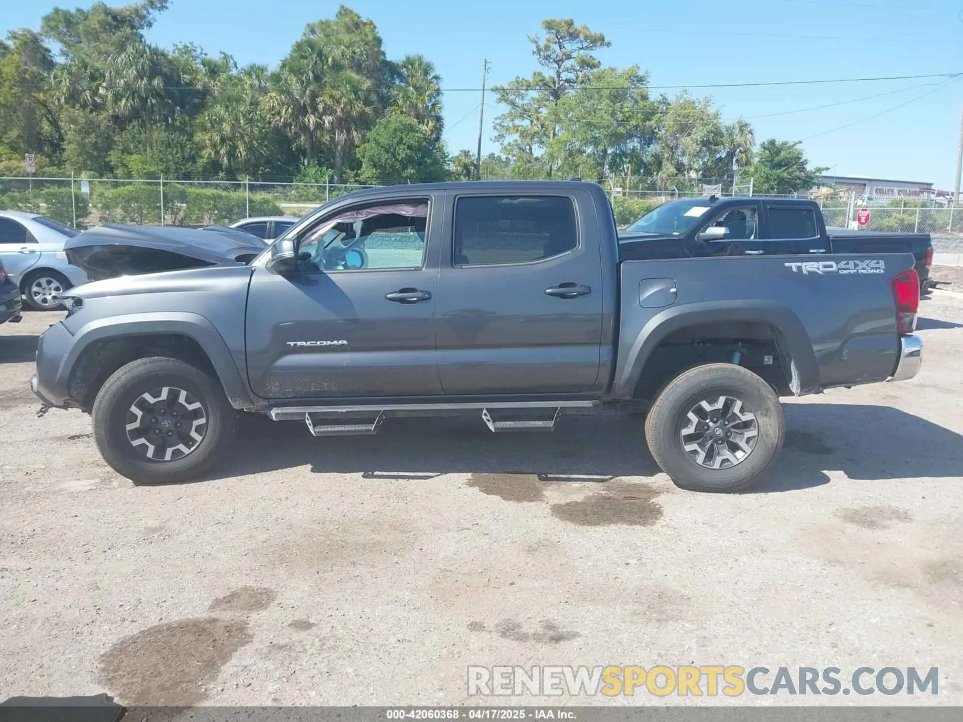 13 Photograph of a damaged car 3TMCZ5AN2KM192497 TOYOTA TACOMA 2019