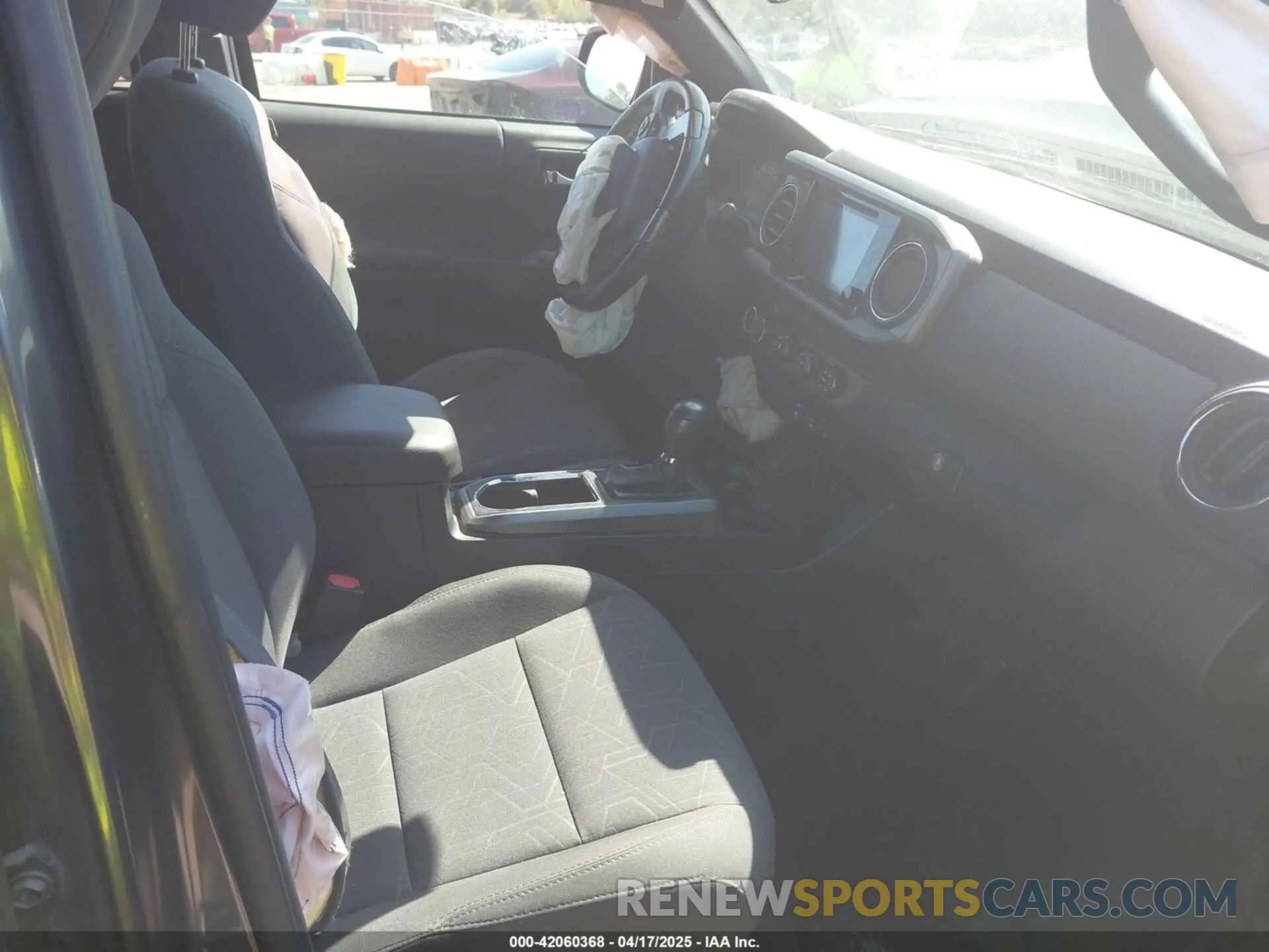 5 Photograph of a damaged car 3TMCZ5AN2KM192497 TOYOTA TACOMA 2019