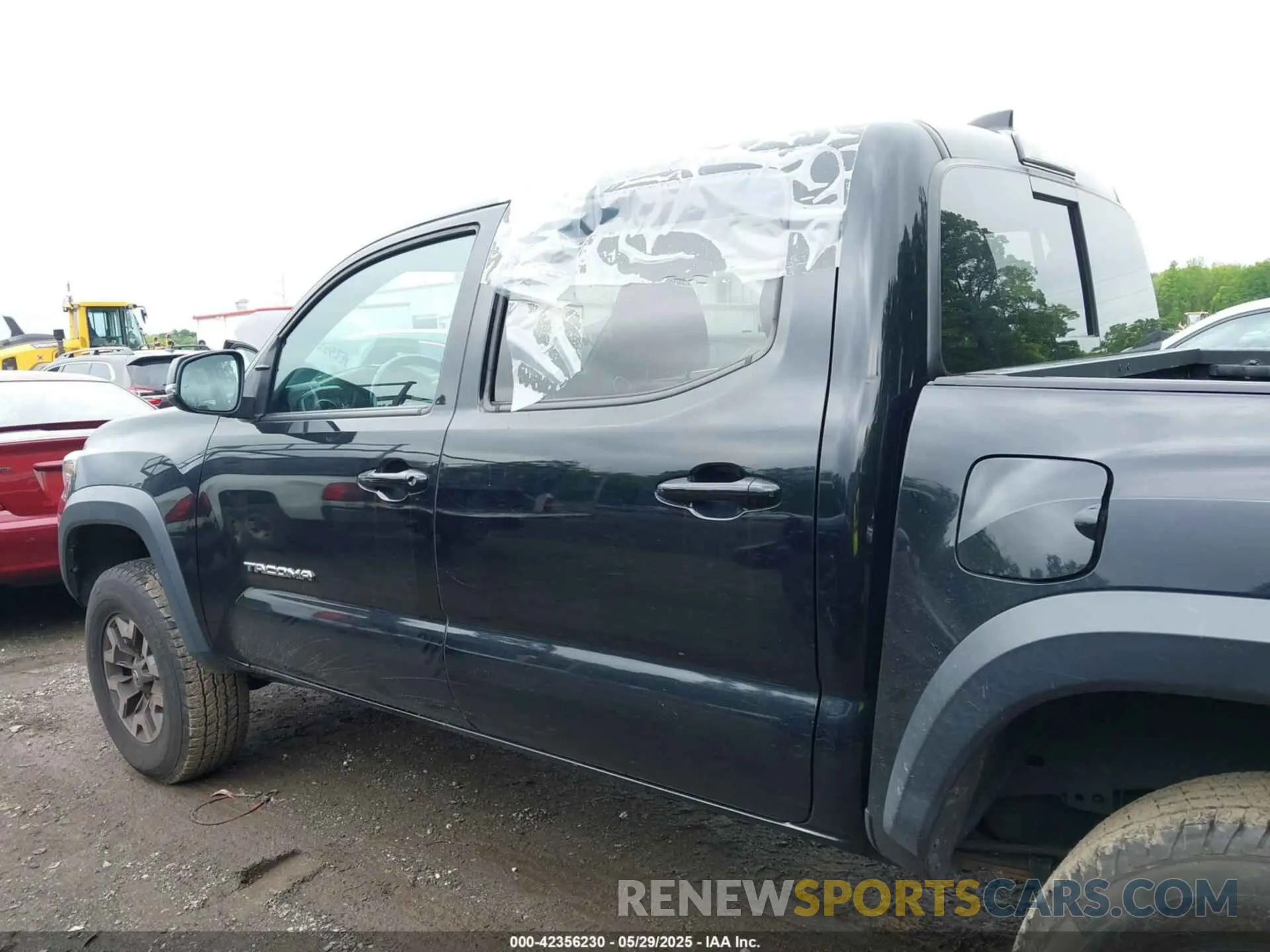 14 Photograph of a damaged car 3TMCZ5AN2KM193343 TOYOTA TACOMA 2019
