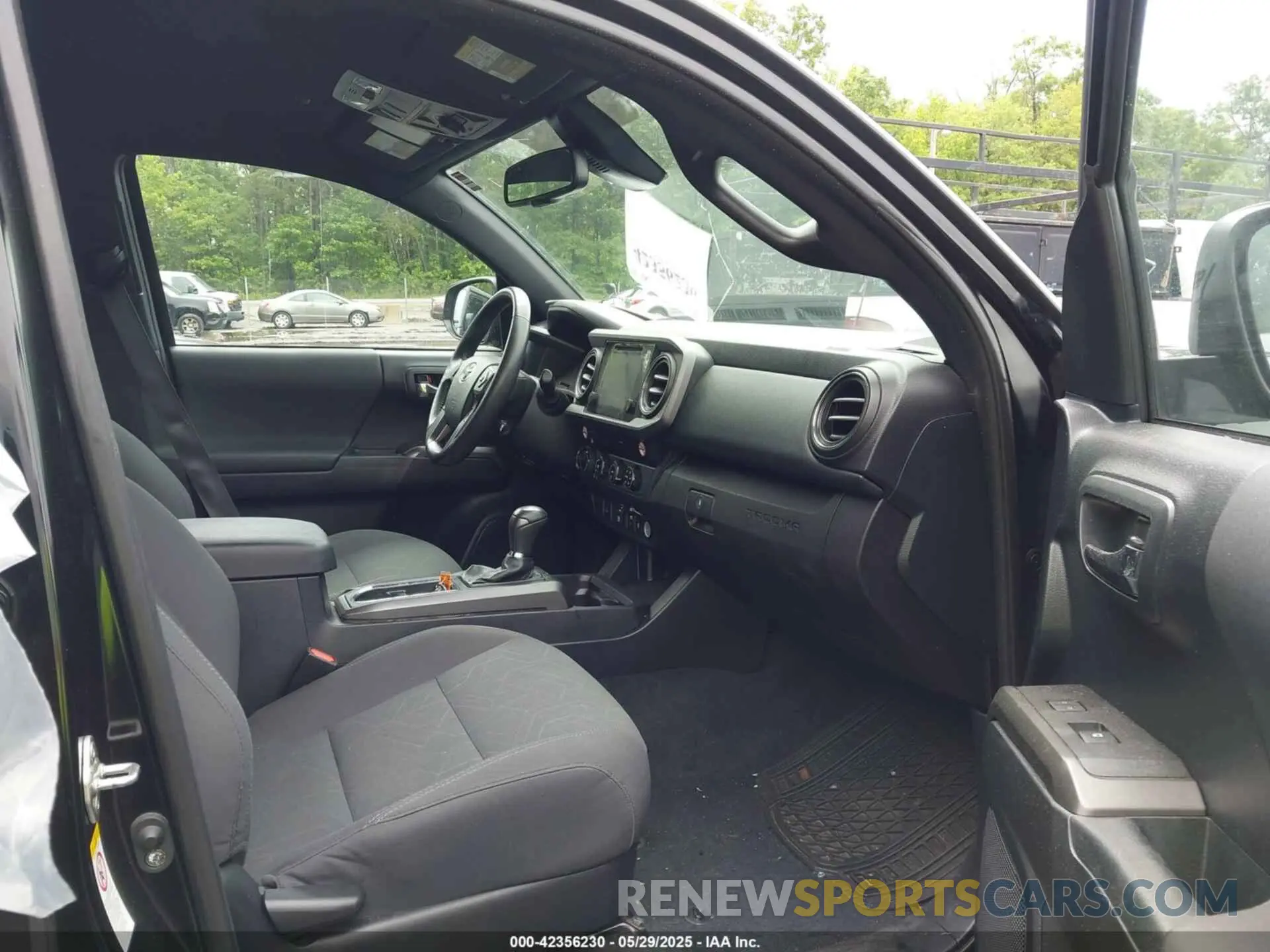 5 Photograph of a damaged car 3TMCZ5AN2KM193343 TOYOTA TACOMA 2019