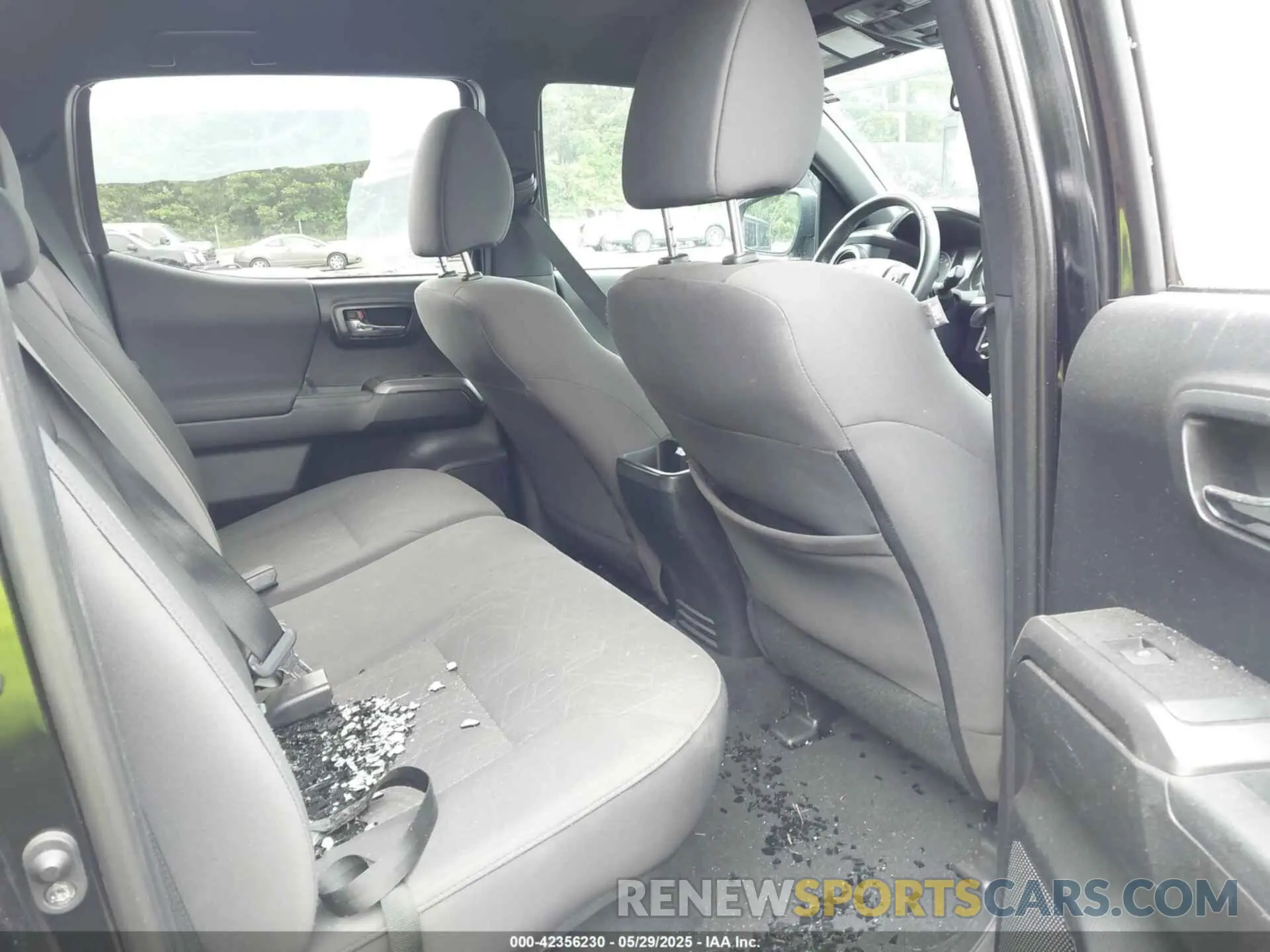 8 Photograph of a damaged car 3TMCZ5AN2KM193343 TOYOTA TACOMA 2019