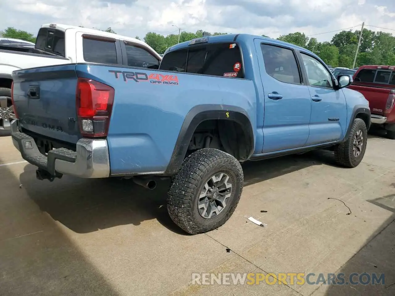 3 Photograph of a damaged car 3TMCZ5AN2KM225823 TOYOTA TACOMA 2019