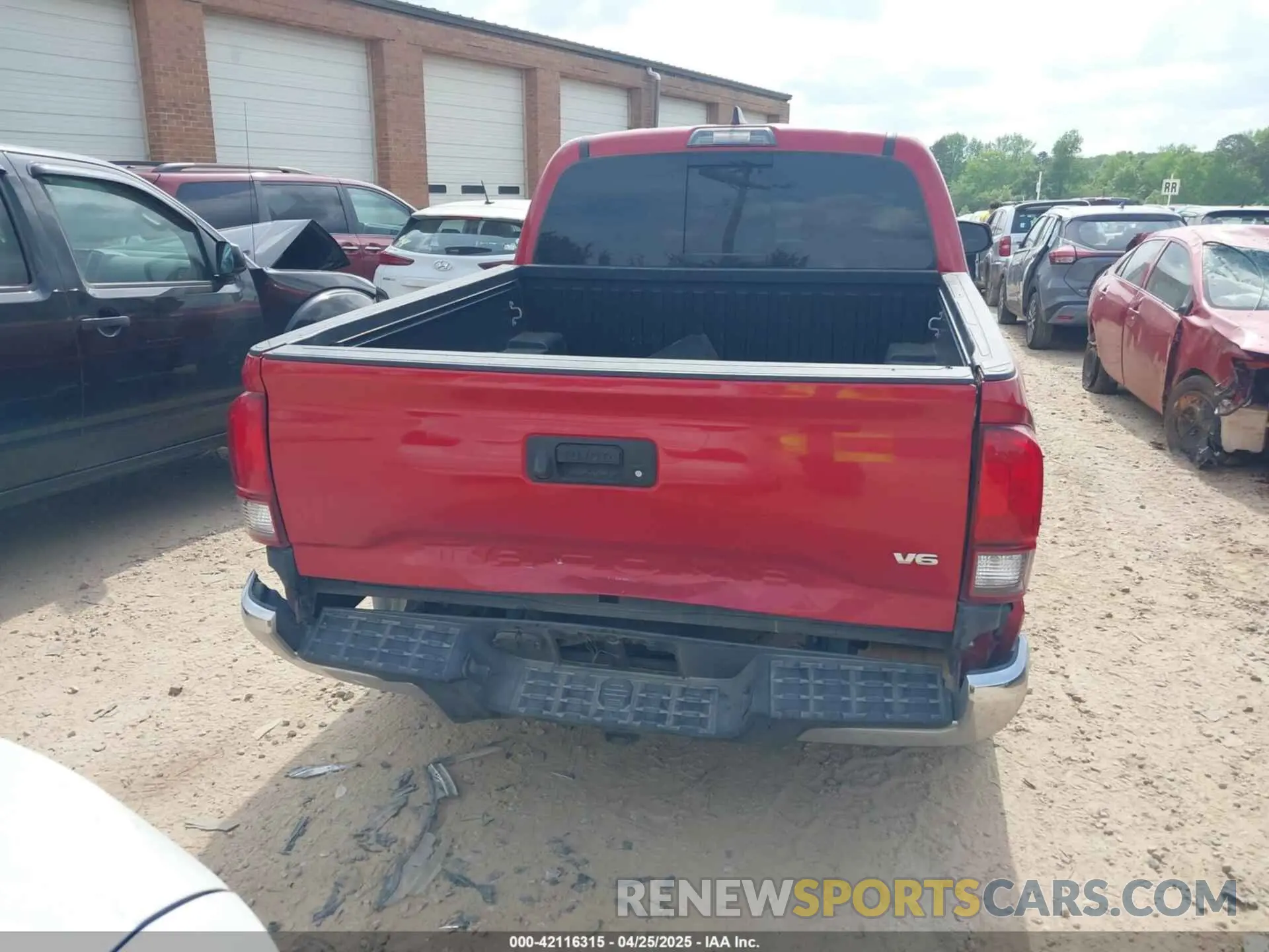 16 Photograph of a damaged car 3TMCZ5AN2KM231248 TOYOTA TACOMA 2019