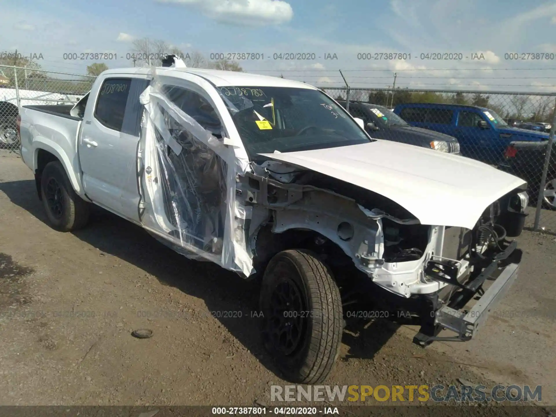 1 Photograph of a damaged car 3TMCZ5AN2KM239883 TOYOTA TACOMA 2019