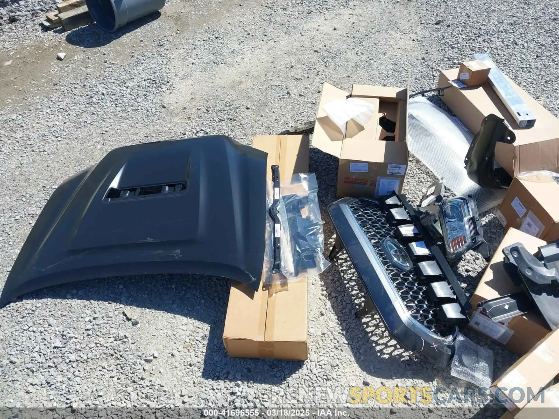 19 Photograph of a damaged car 3TMCZ5AN2KM268915 TOYOTA TACOMA 2019