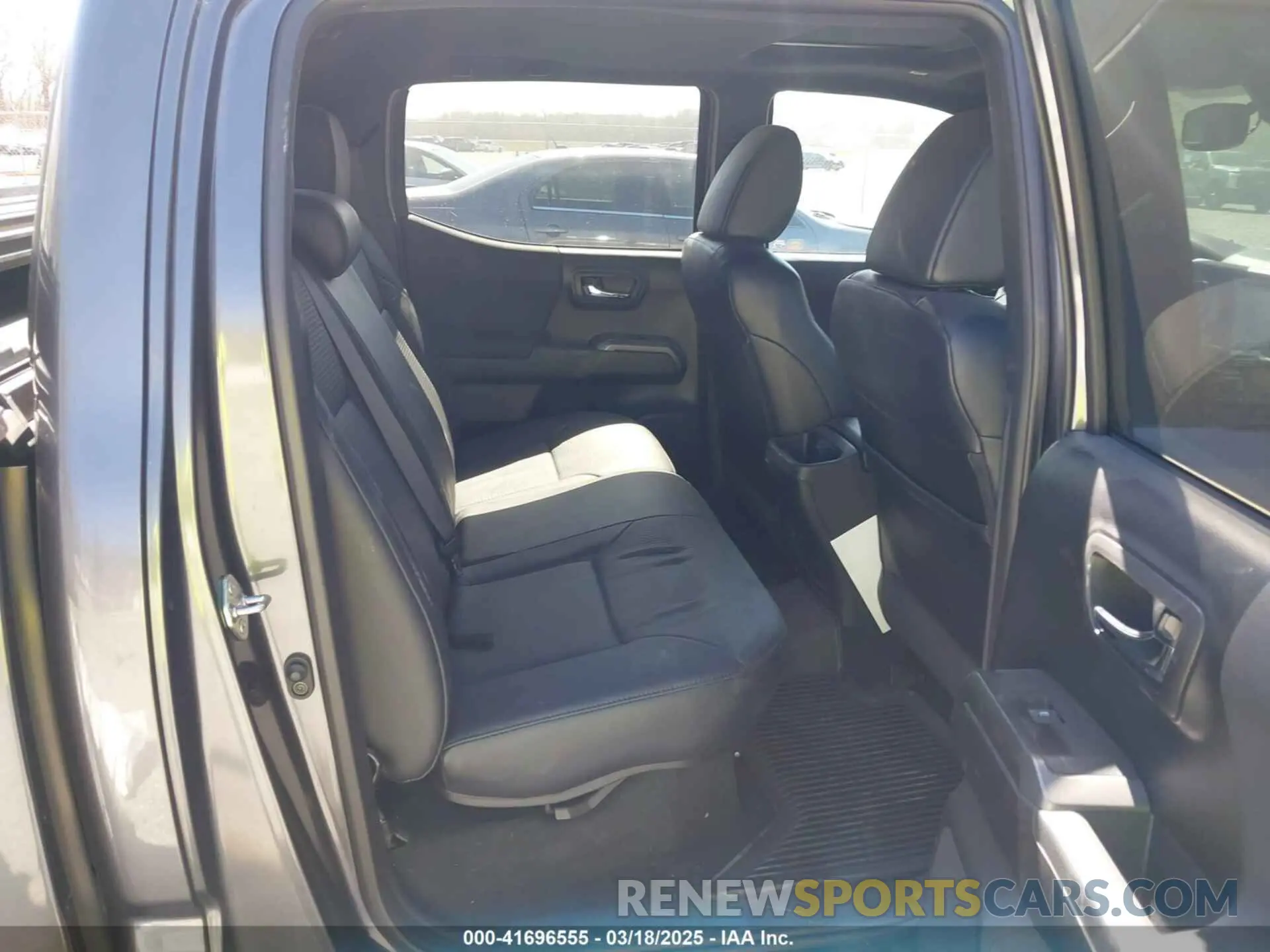 8 Photograph of a damaged car 3TMCZ5AN2KM268915 TOYOTA TACOMA 2019