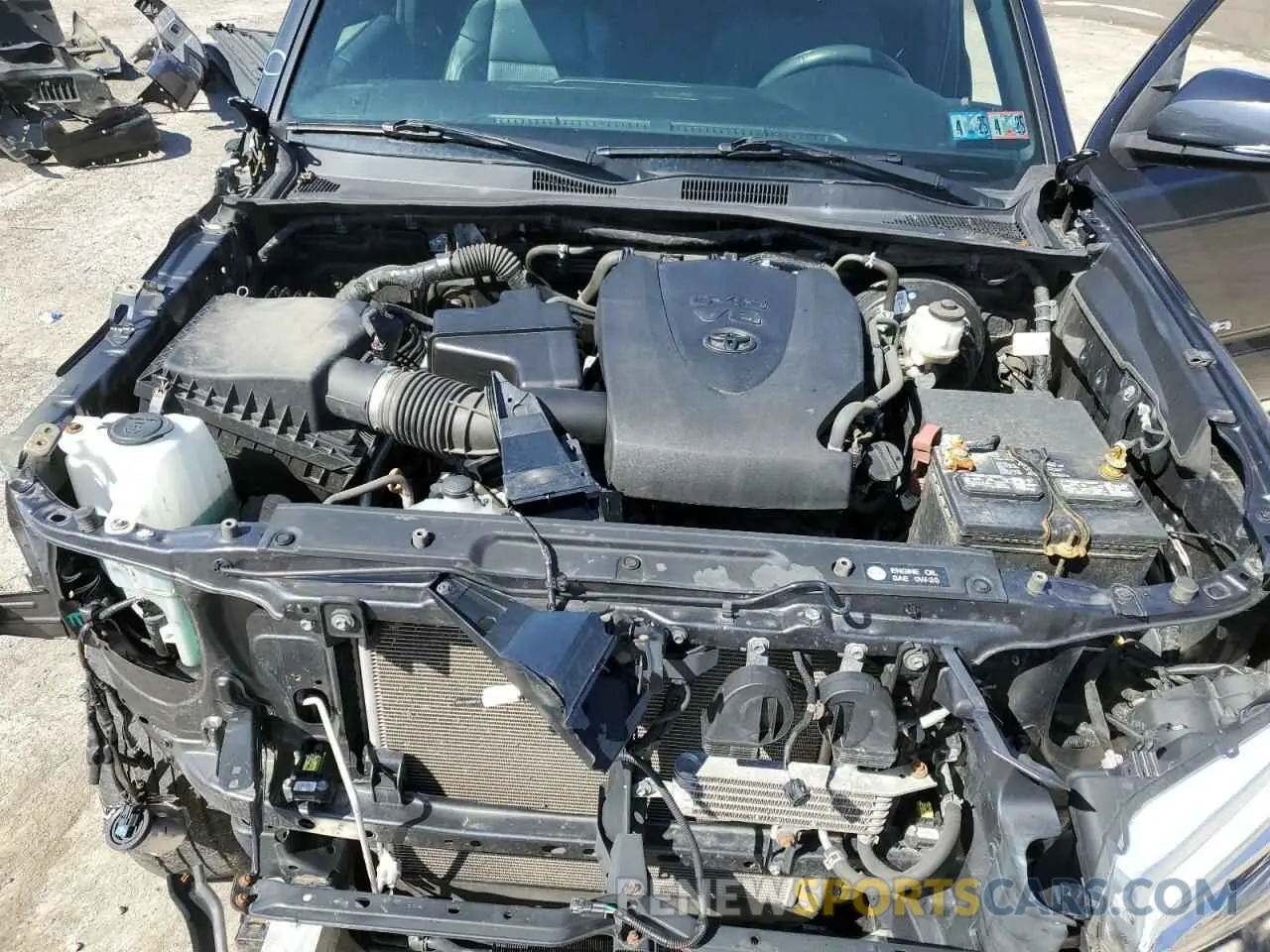 11 Photograph of a damaged car 3TMCZ5AN2KM283656 TOYOTA TACOMA 2019