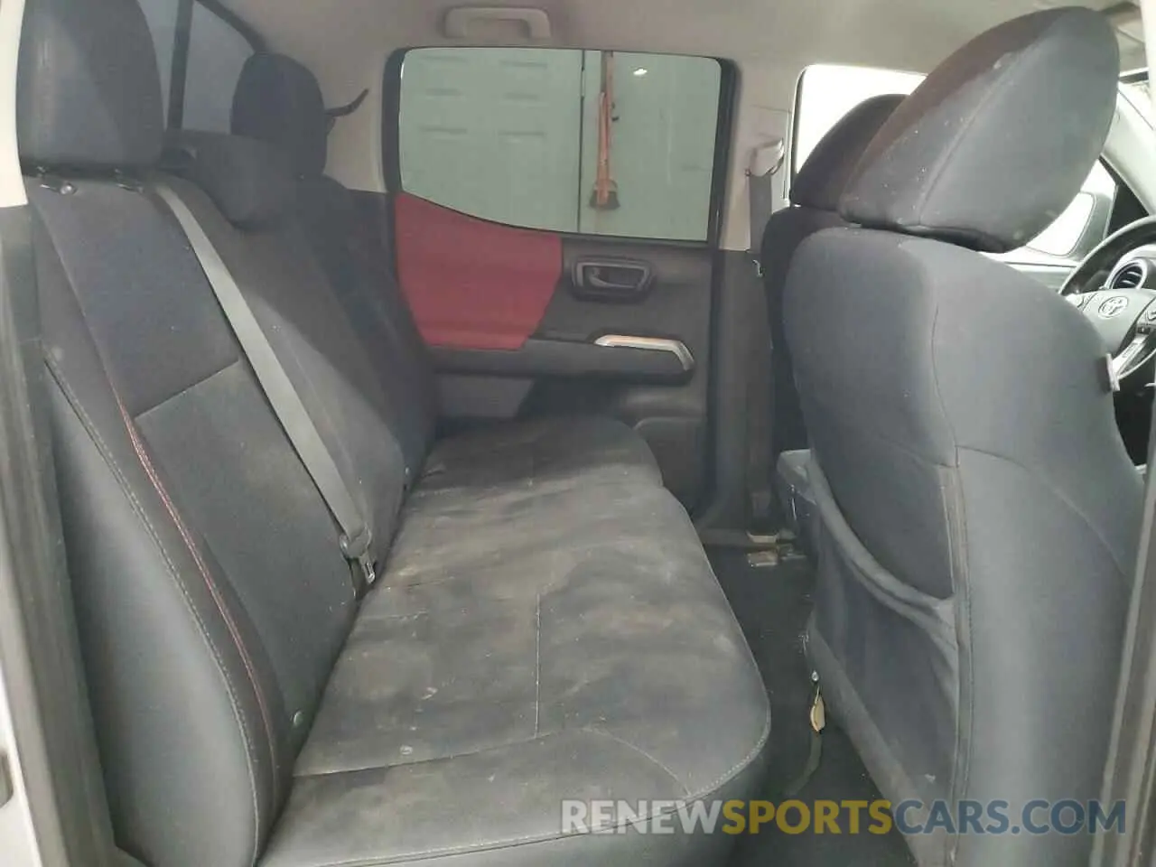 10 Photograph of a damaged car 3TMCZ5AN3KM190984 TOYOTA TACOMA 2019