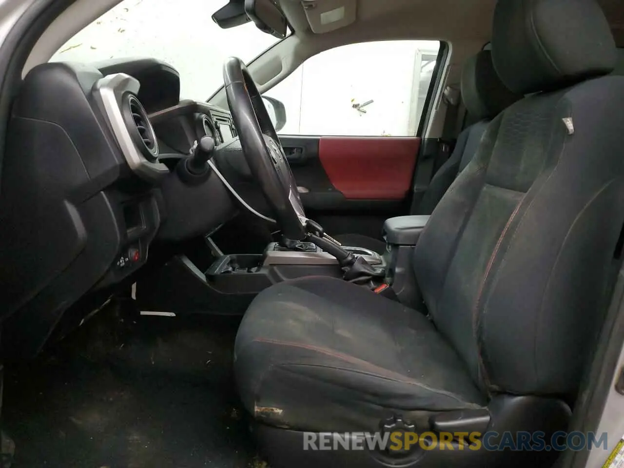 7 Photograph of a damaged car 3TMCZ5AN3KM190984 TOYOTA TACOMA 2019