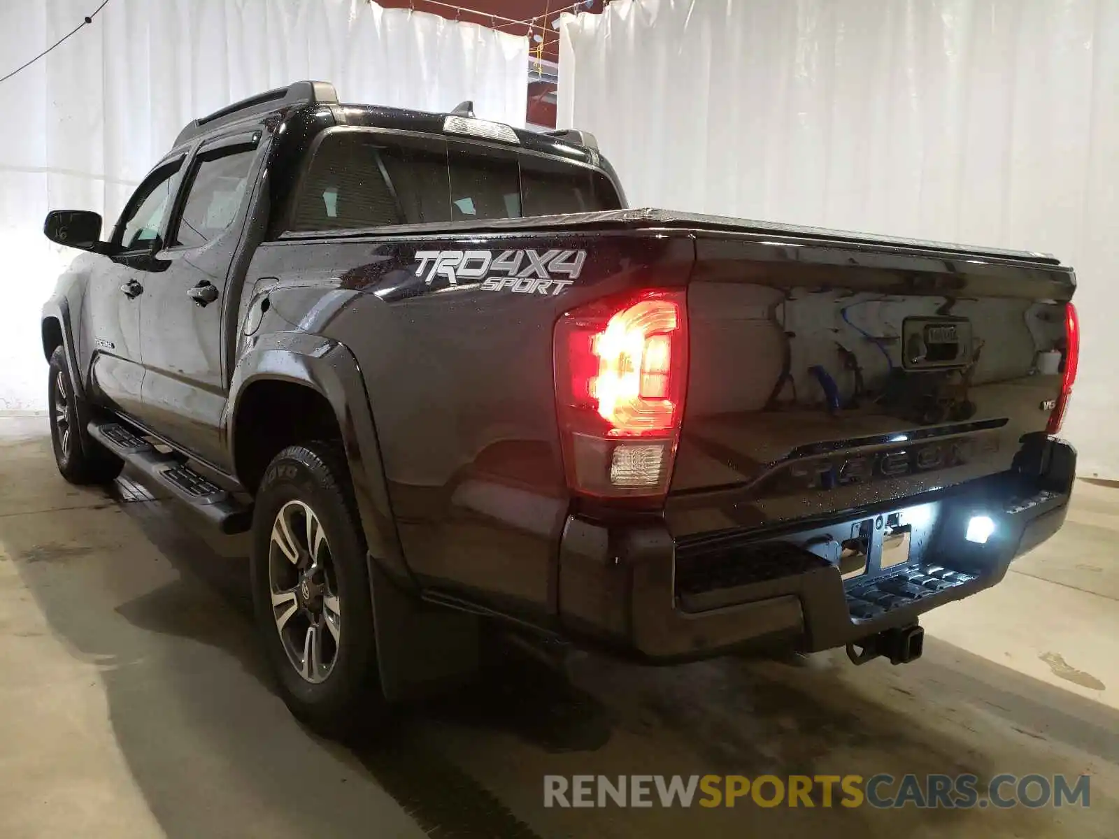 3 Photograph of a damaged car 3TMCZ5AN3KM195537 TOYOTA TACOMA 2019