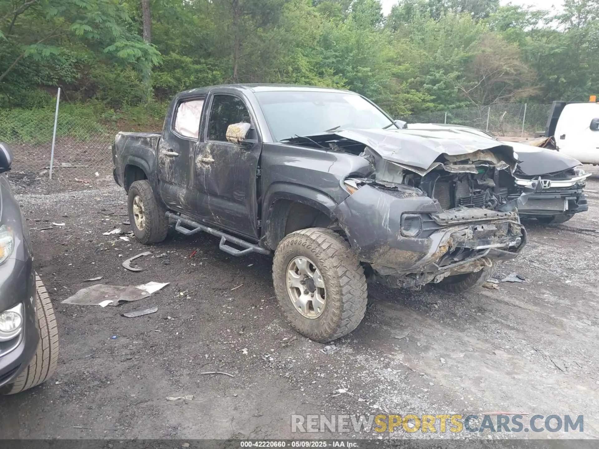 1 Photograph of a damaged car 3TMCZ5AN3KM197613 TOYOTA TACOMA 2019