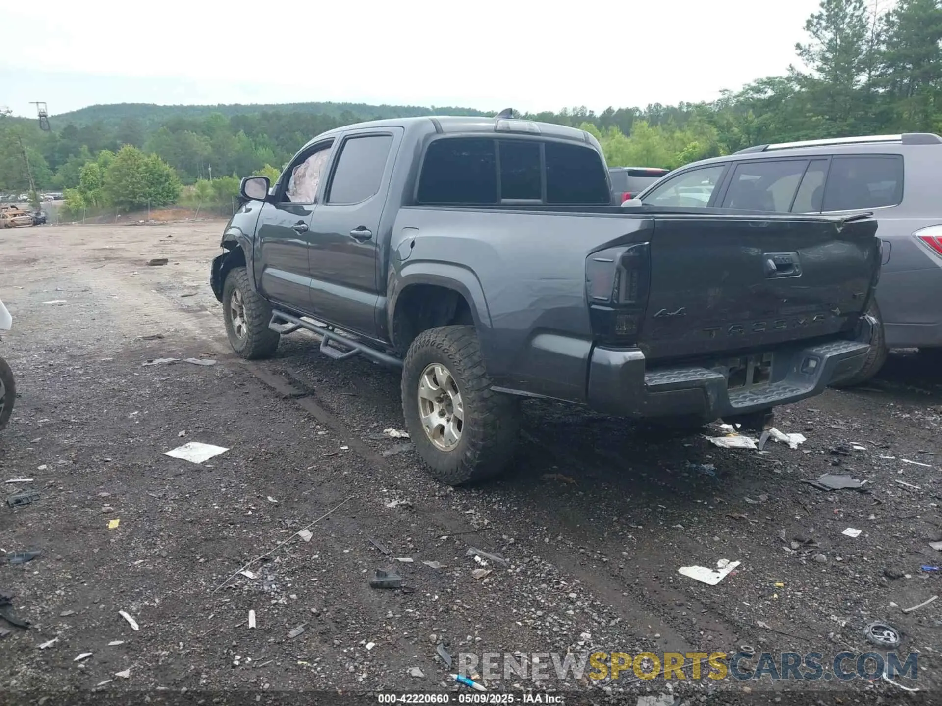 3 Photograph of a damaged car 3TMCZ5AN3KM197613 TOYOTA TACOMA 2019