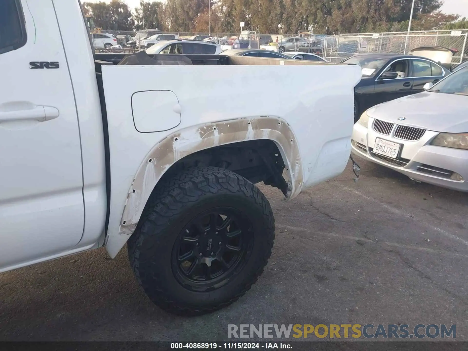 6 Photograph of a damaged car 3TMCZ5AN3KM198213 TOYOTA TACOMA 2019