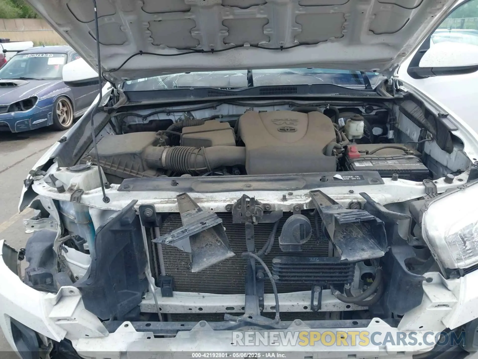 10 Photograph of a damaged car 3TMCZ5AN3KM202132 TOYOTA TACOMA 2019