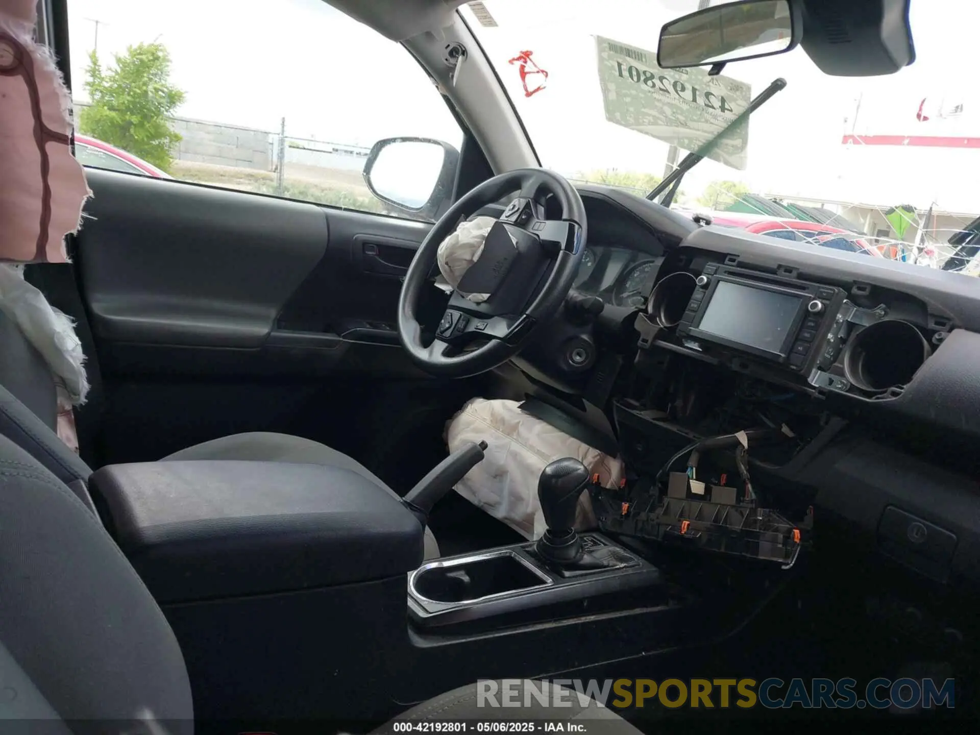 5 Photograph of a damaged car 3TMCZ5AN3KM202132 TOYOTA TACOMA 2019