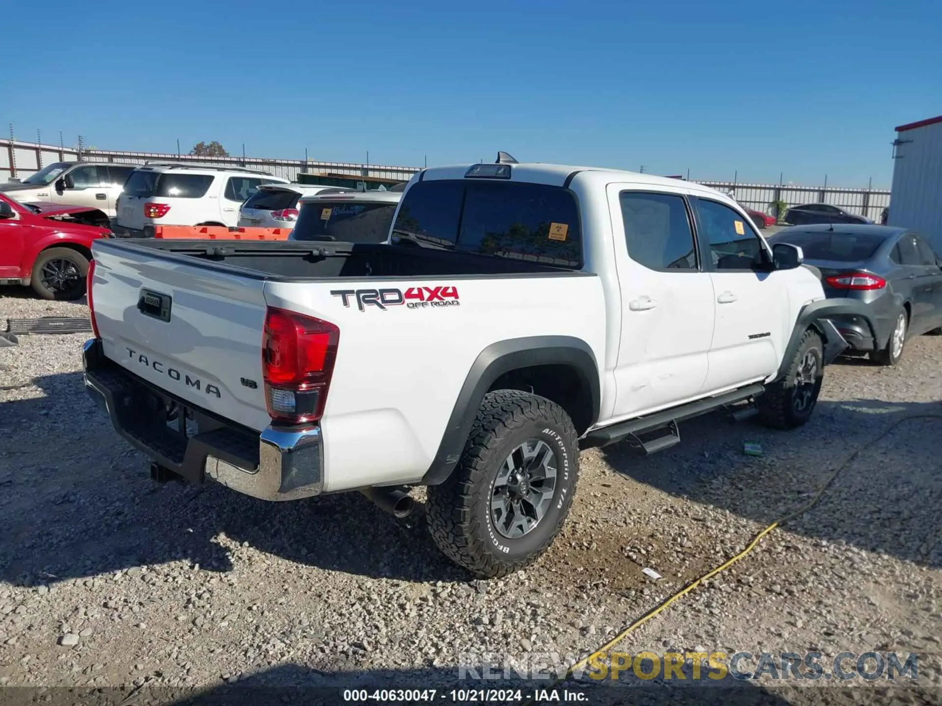 4 Photograph of a damaged car 3TMCZ5AN3KM204446 TOYOTA TACOMA 2019