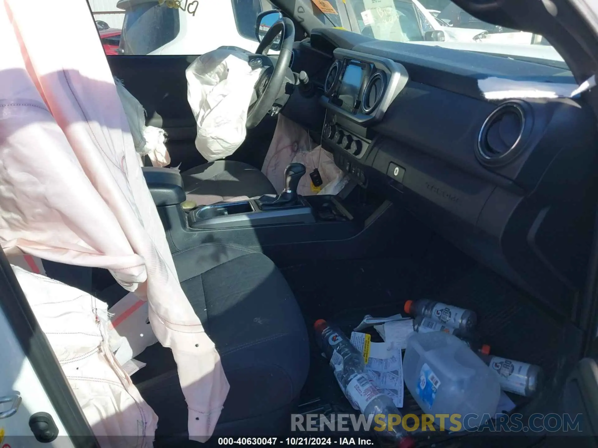 5 Photograph of a damaged car 3TMCZ5AN3KM204446 TOYOTA TACOMA 2019