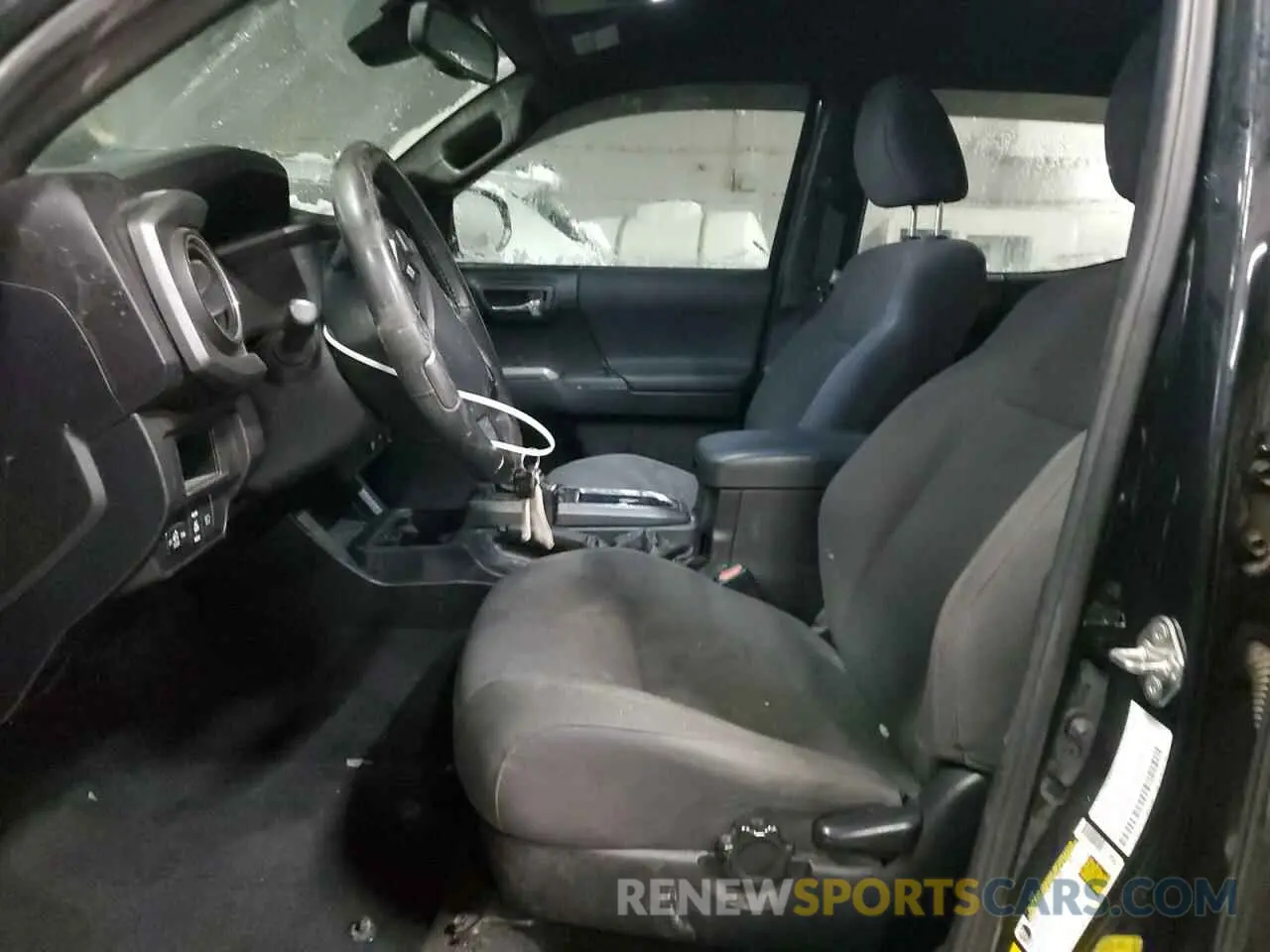 7 Photograph of a damaged car 3TMCZ5AN3KM206231 TOYOTA TACOMA 2019