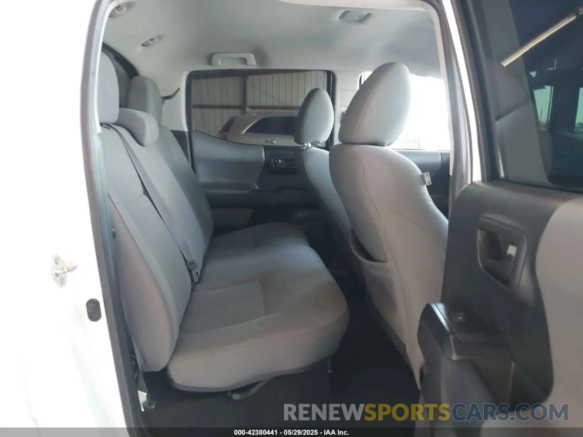 8 Photograph of a damaged car 3TMCZ5AN3KM219836 TOYOTA TACOMA 2019