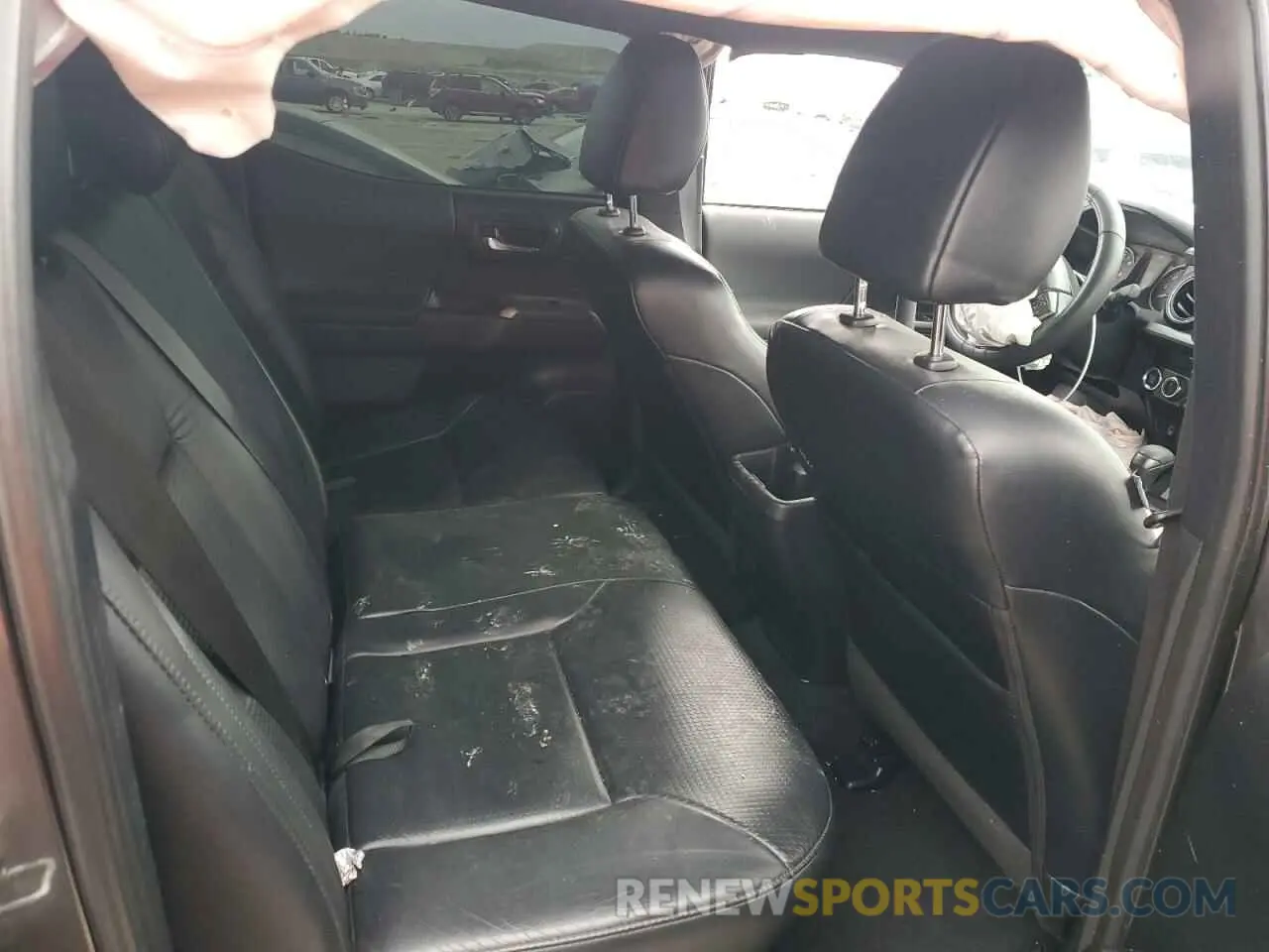 10 Photograph of a damaged car 3TMCZ5AN3KM225233 TOYOTA TACOMA 2019
