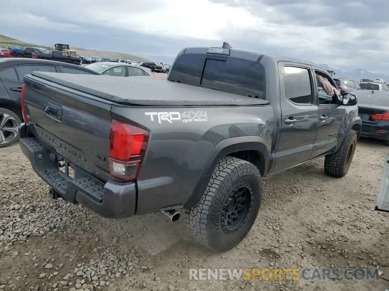3 Photograph of a damaged car 3TMCZ5AN3KM225233 TOYOTA TACOMA 2019