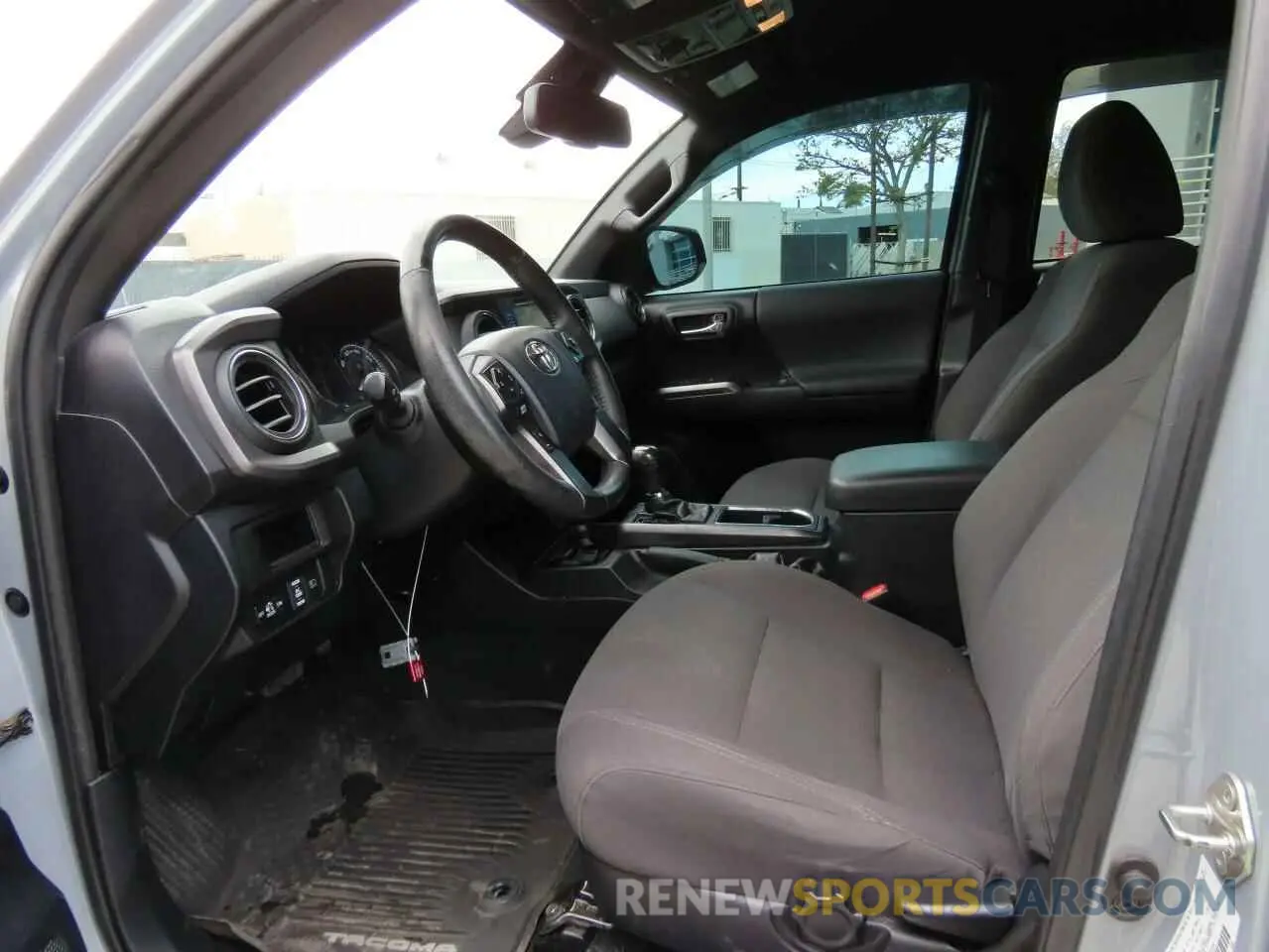 9 Photograph of a damaged car 3TMCZ5AN3KM256031 TOYOTA TACOMA 2019