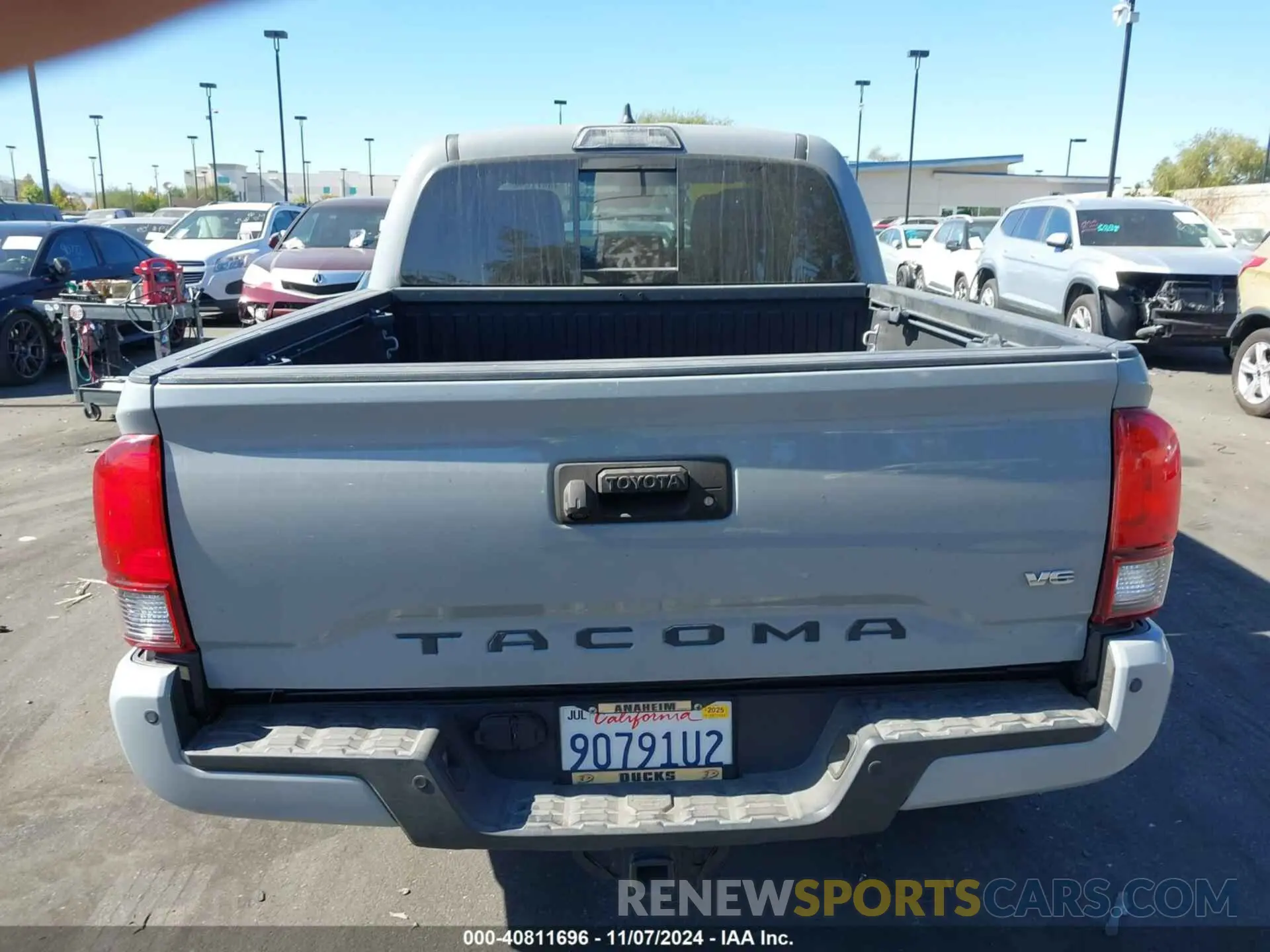 16 Photograph of a damaged car 3TMCZ5AN3KM260757 TOYOTA TACOMA 2019
