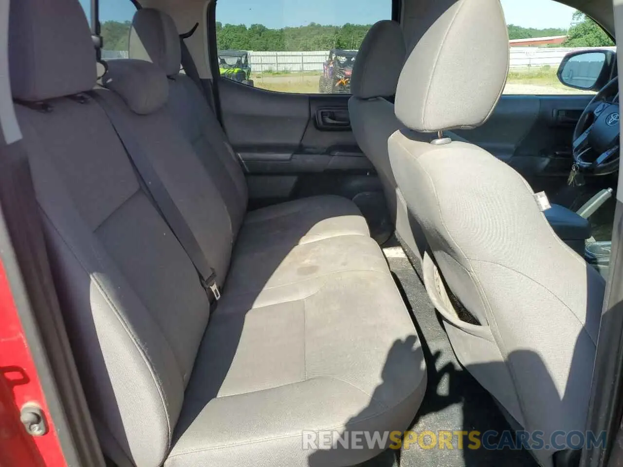 10 Photograph of a damaged car 3TMCZ5AN3KM278305 TOYOTA TACOMA 2019