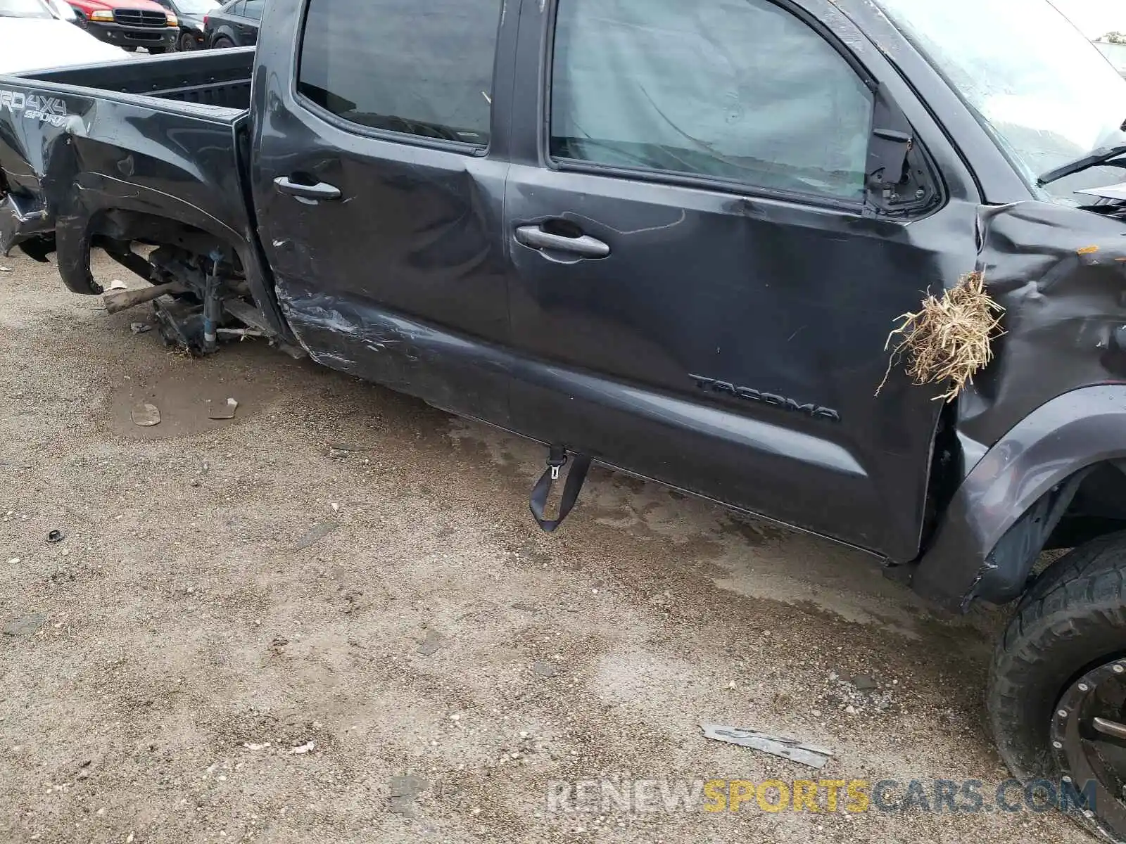 9 Photograph of a damaged car 3TMCZ5AN3KM284489 TOYOTA TACOMA 2019