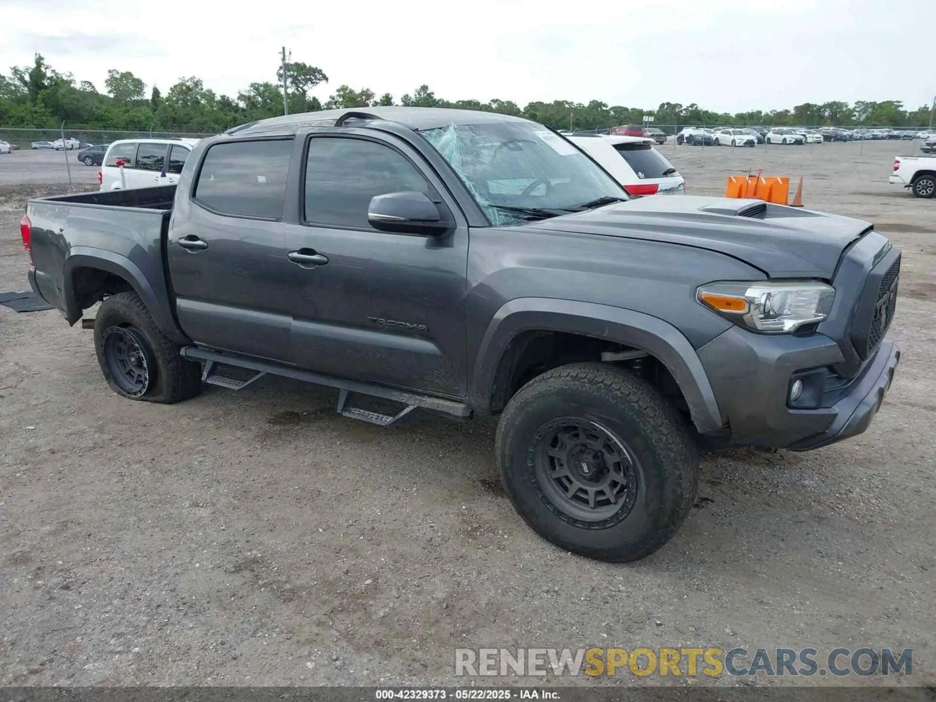 1 Photograph of a damaged car 3TMCZ5AN3KM286159 TOYOTA TACOMA 2019