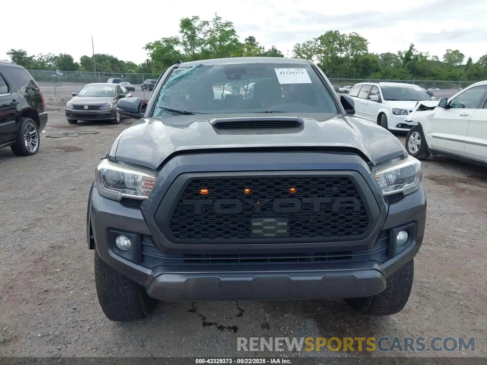12 Photograph of a damaged car 3TMCZ5AN3KM286159 TOYOTA TACOMA 2019
