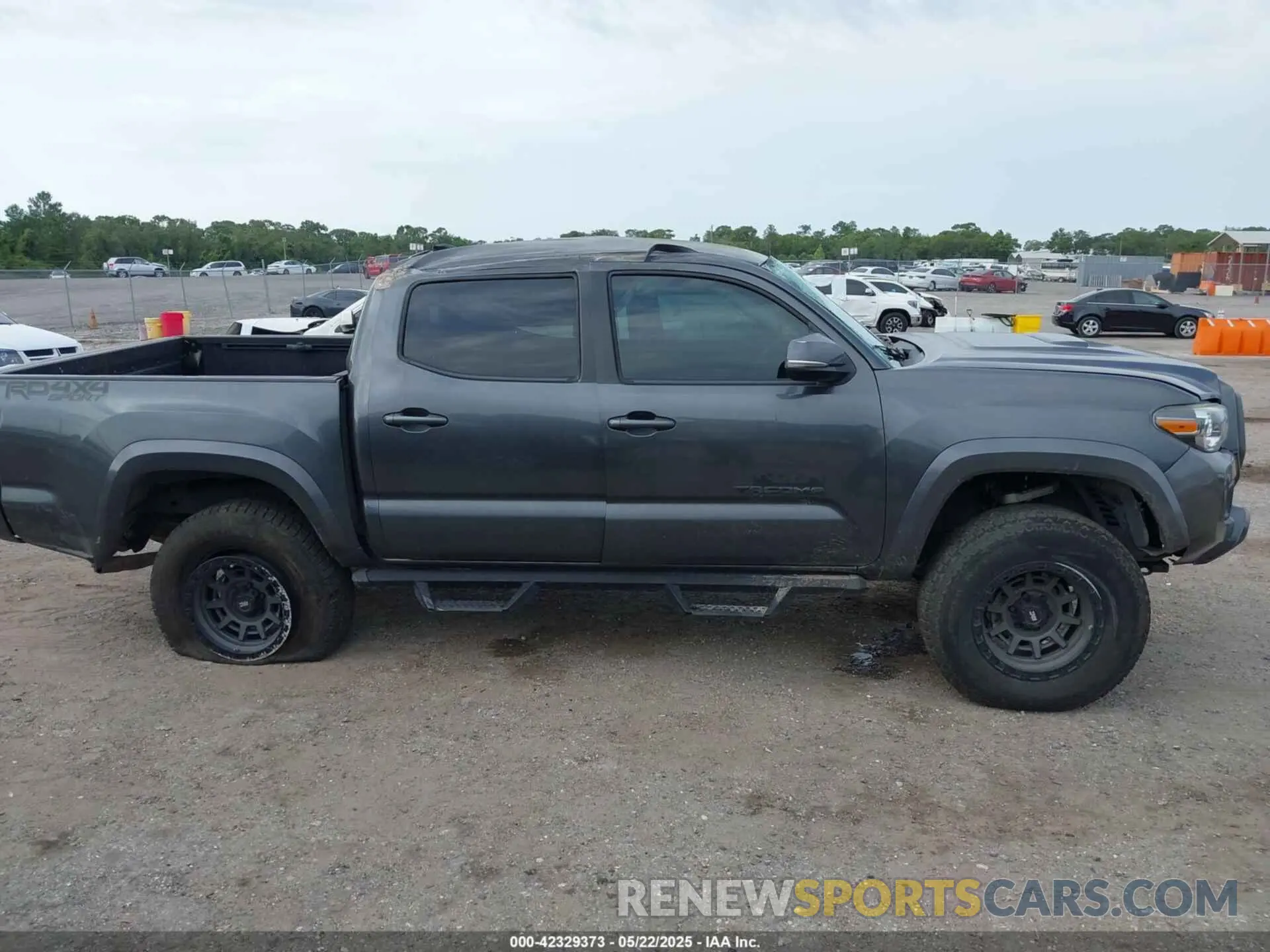 13 Photograph of a damaged car 3TMCZ5AN3KM286159 TOYOTA TACOMA 2019