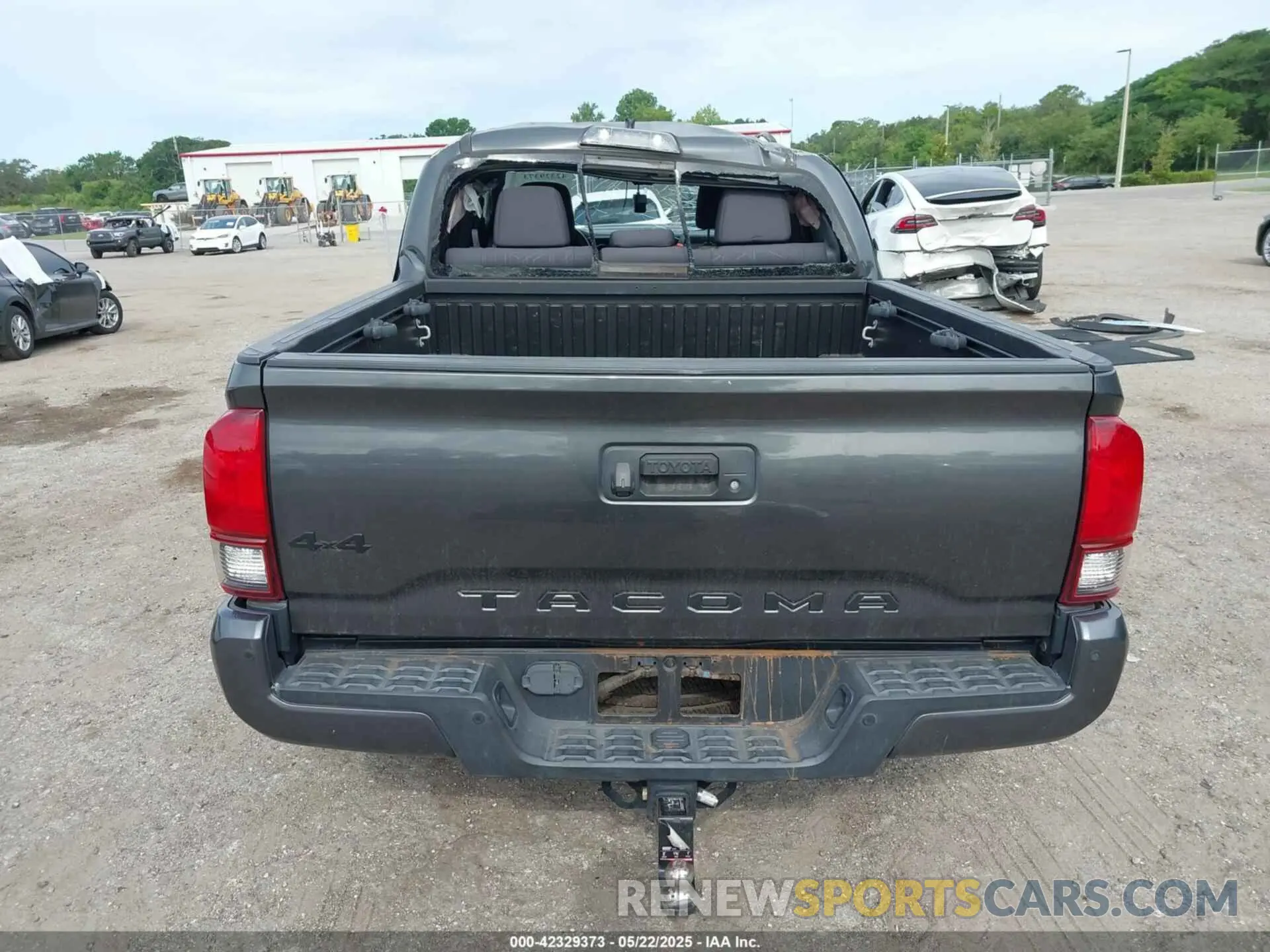 16 Photograph of a damaged car 3TMCZ5AN3KM286159 TOYOTA TACOMA 2019