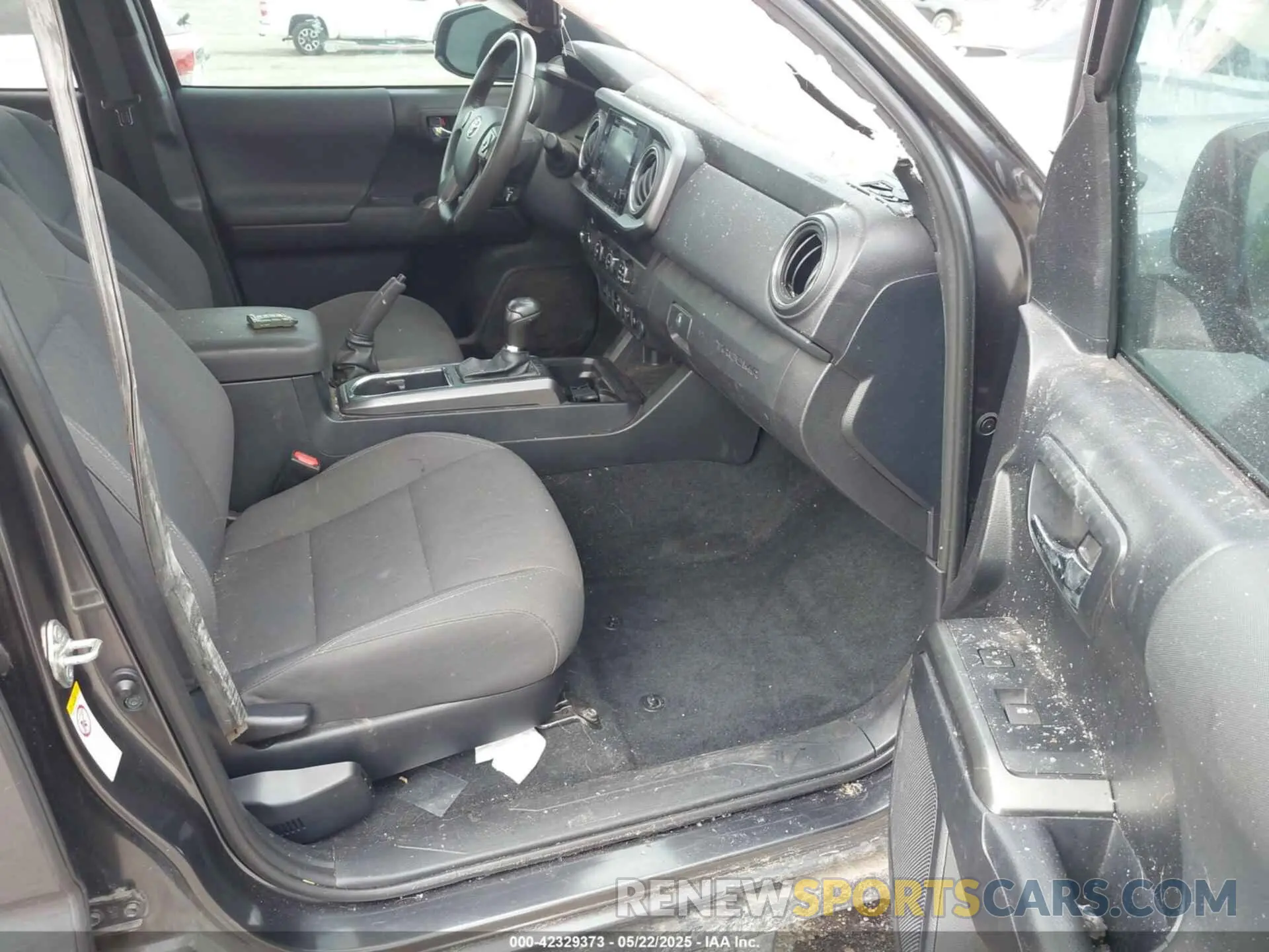 5 Photograph of a damaged car 3TMCZ5AN3KM286159 TOYOTA TACOMA 2019