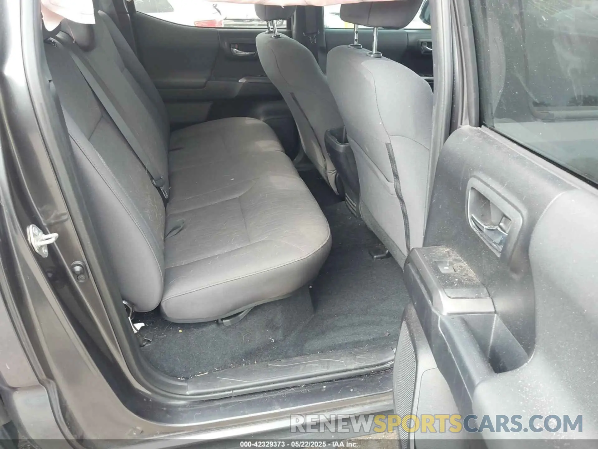 8 Photograph of a damaged car 3TMCZ5AN3KM286159 TOYOTA TACOMA 2019
