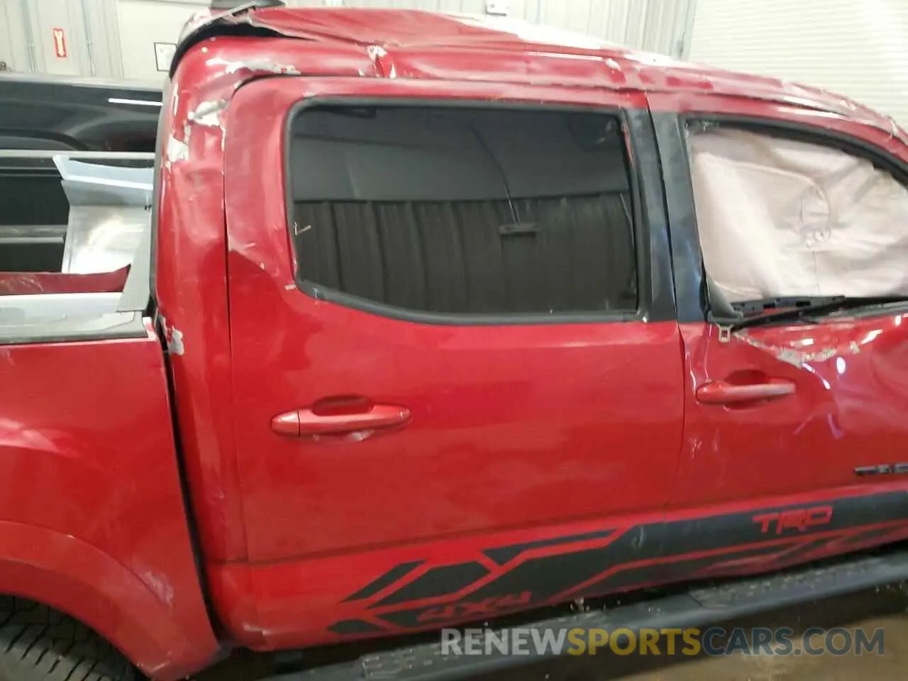 10 Photograph of a damaged car 3TMCZ5AN3KM286758 TOYOTA TACOMA 2019