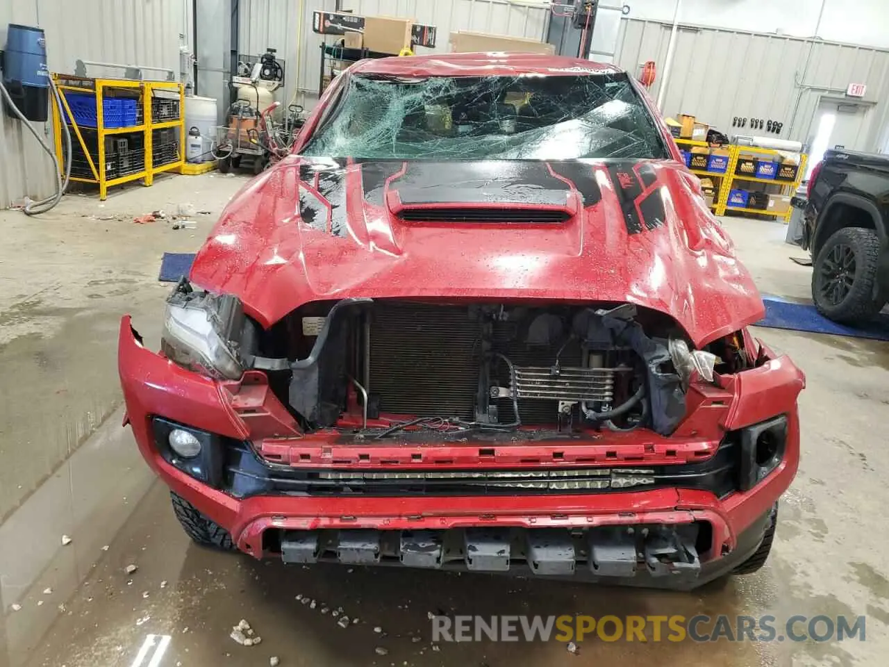 5 Photograph of a damaged car 3TMCZ5AN3KM286758 TOYOTA TACOMA 2019