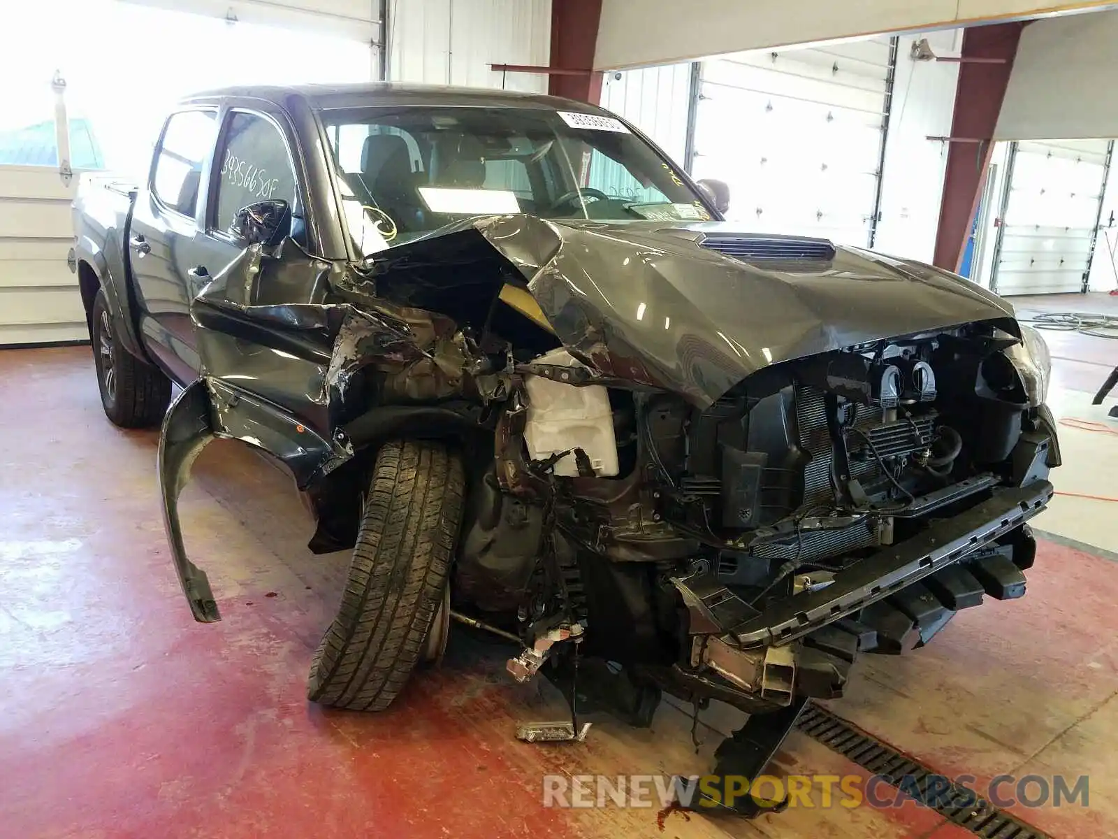 1 Photograph of a damaged car 3TMCZ5AN4KM195918 TOYOTA TACOMA 2019