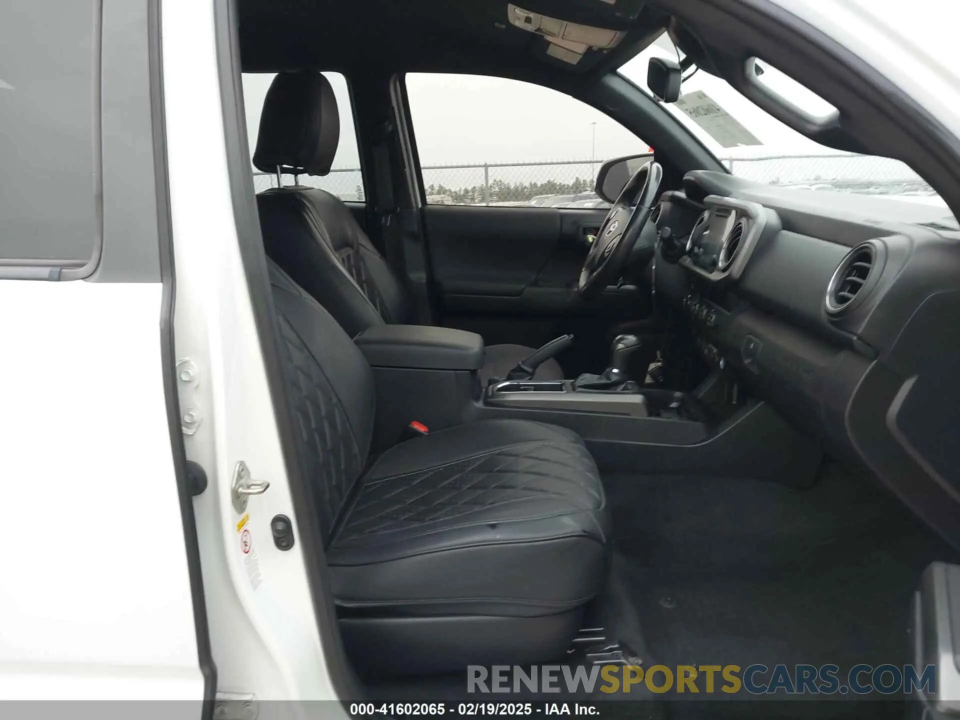 5 Photograph of a damaged car 3TMCZ5AN4KM220154 TOYOTA TACOMA 2019