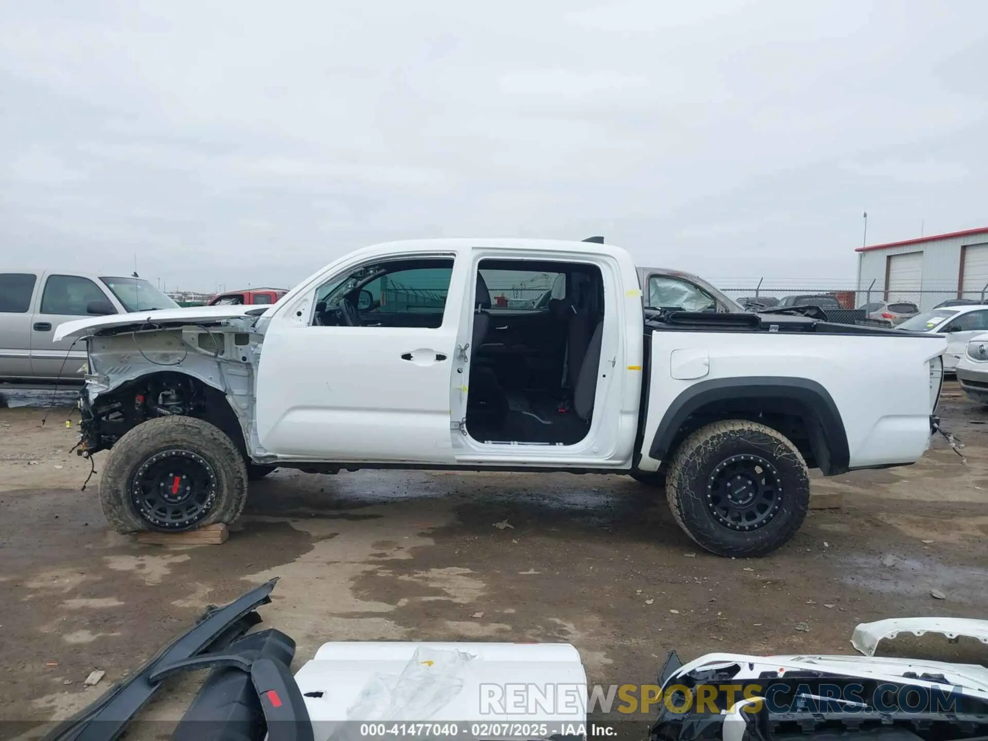 15 Photograph of a damaged car 3TMCZ5AN4KM244003 TOYOTA TACOMA 2019
