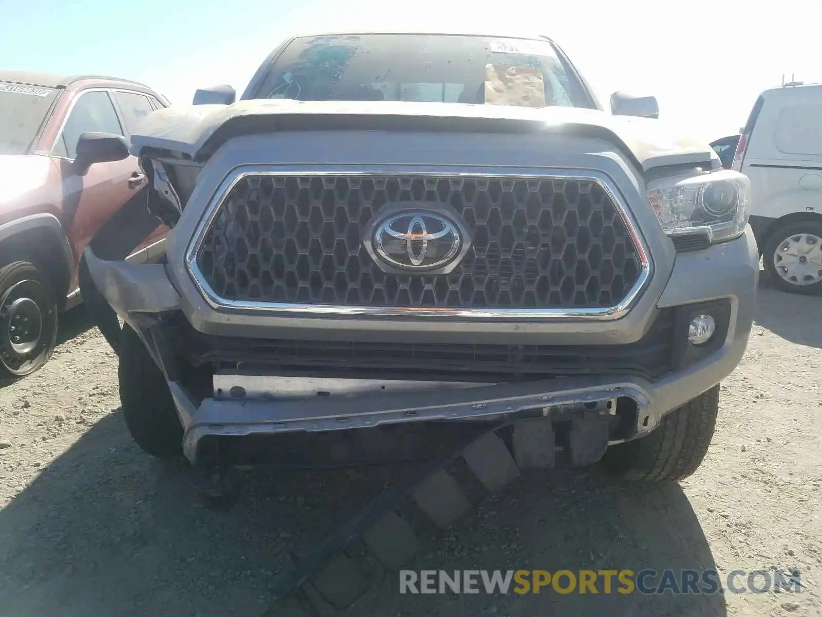 9 Photograph of a damaged car 3TMCZ5AN4KM256782 TOYOTA TACOMA 2019