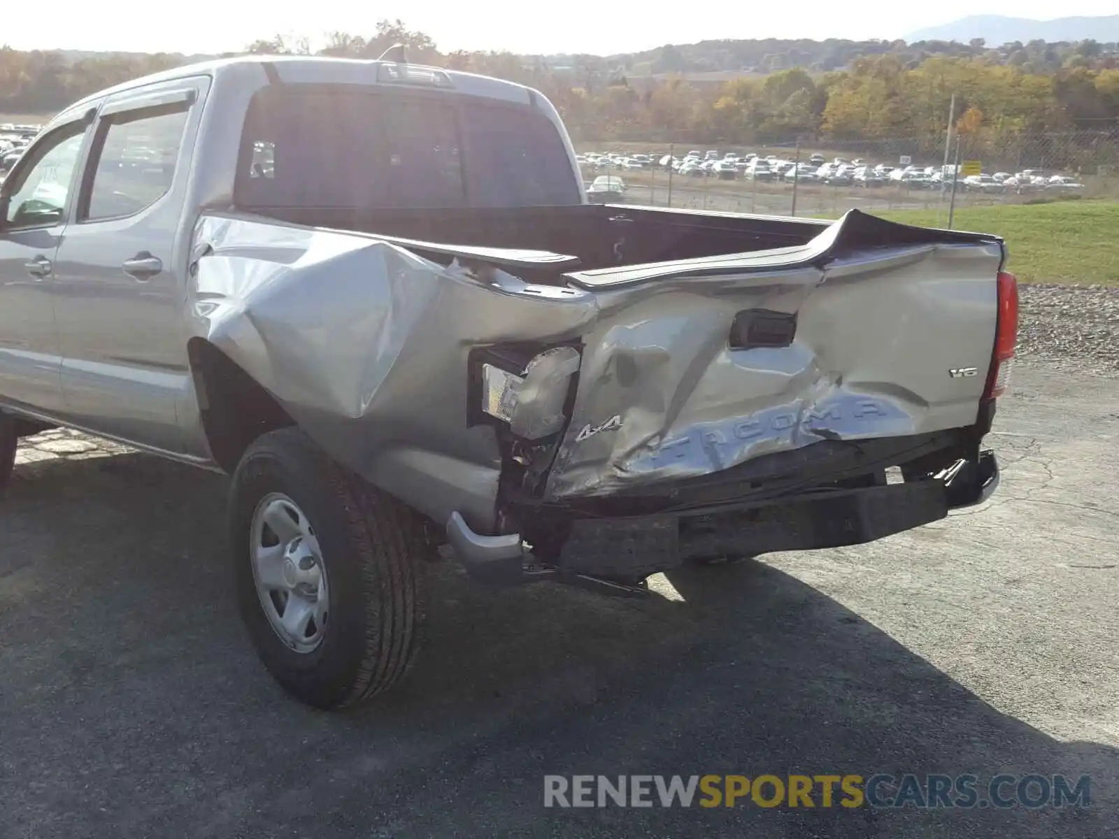 9 Photograph of a damaged car 3TMCZ5AN4KM282184 TOYOTA TACOMA 2019